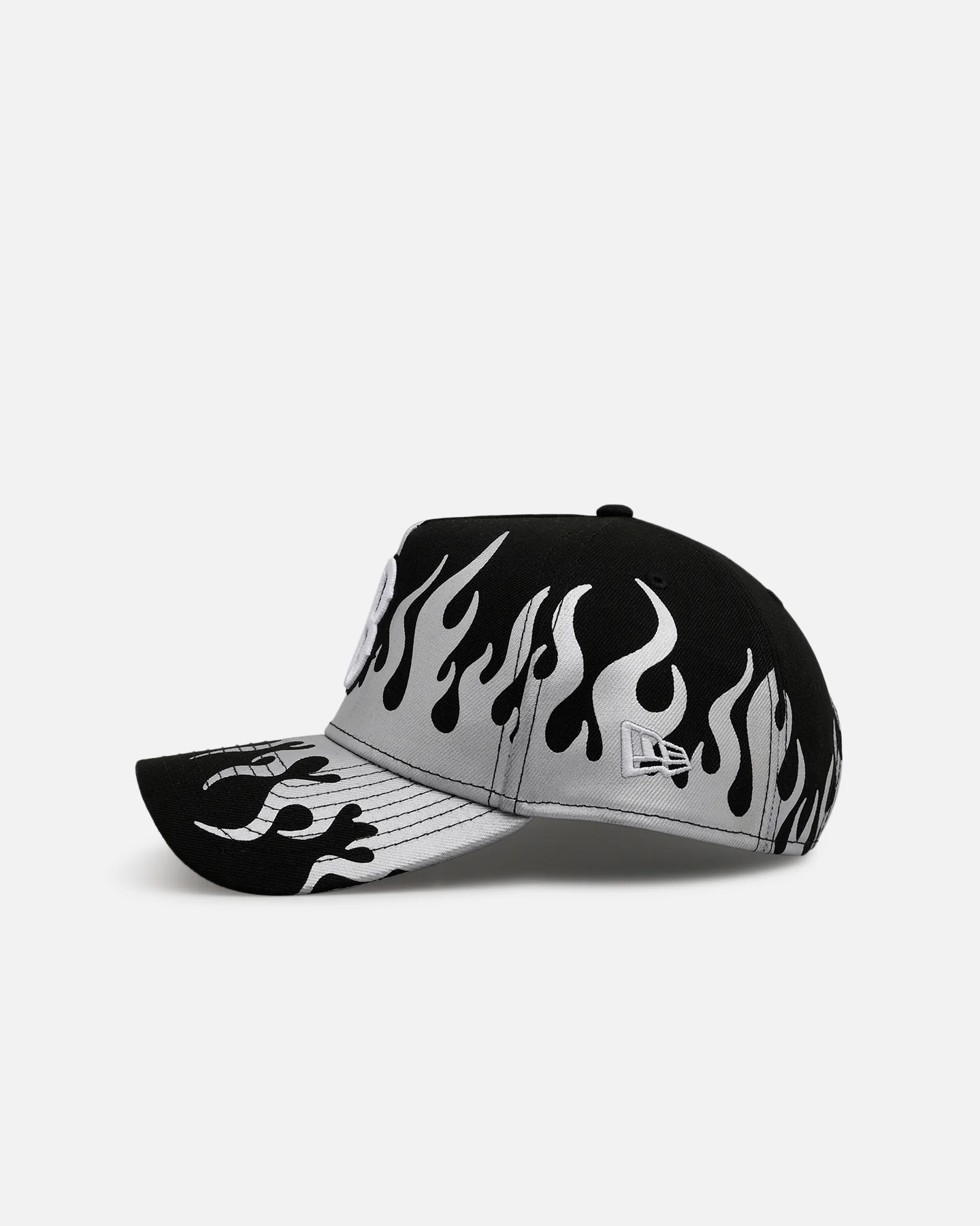 New Era Boston Red Sox 'Metallic Flames' 9FORTY A-Frame Snapback Black/Silver - Image 4