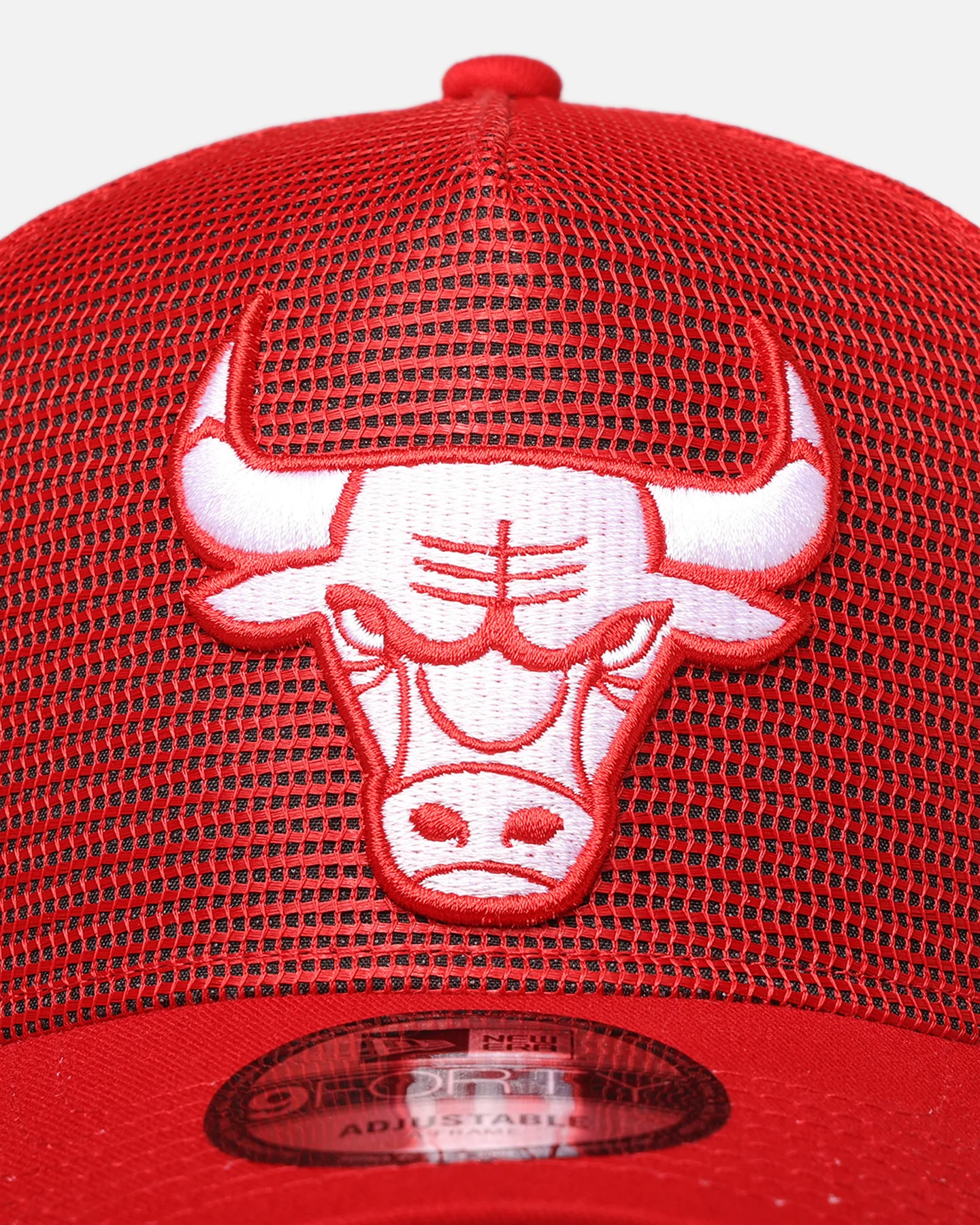 New Era Chicago Bulls 'Polychromatic Mesh' 9FORTY A-Frame Snapback Scarlet - Image 5