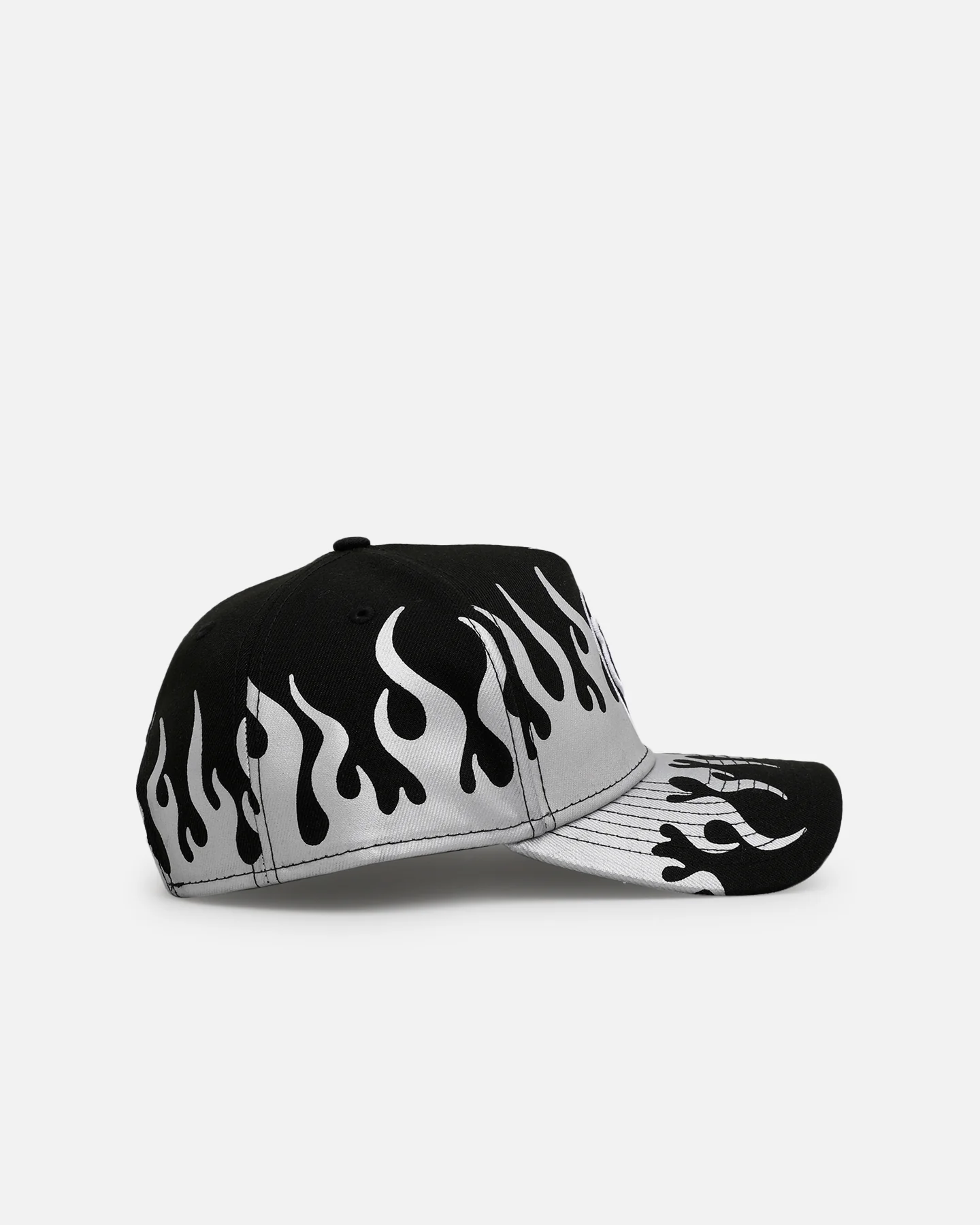 New Era Chicago Cubs 'Metallic Flames' 9FORTY A-Frame Snapback Black/Silver - Image 3