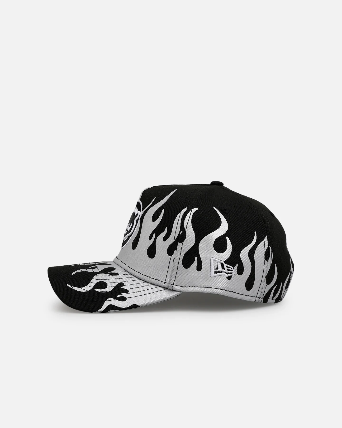 New Era Chicago Cubs 'Metallic Flames' 9FORTY A-Frame Snapback Black/Silver - Image 4