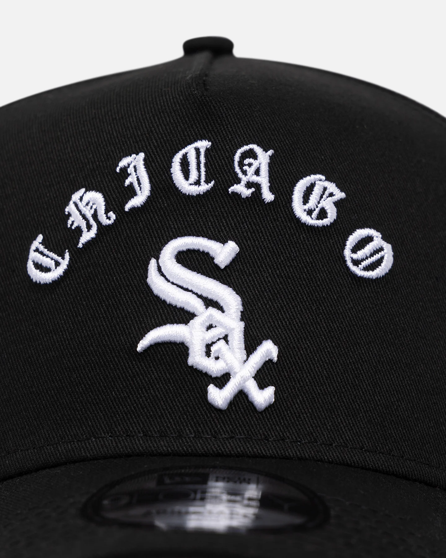 New Era Chicago White Sox 'Gothic Arch' 9FORTY A-Frame Snapback Black/White - Image 5