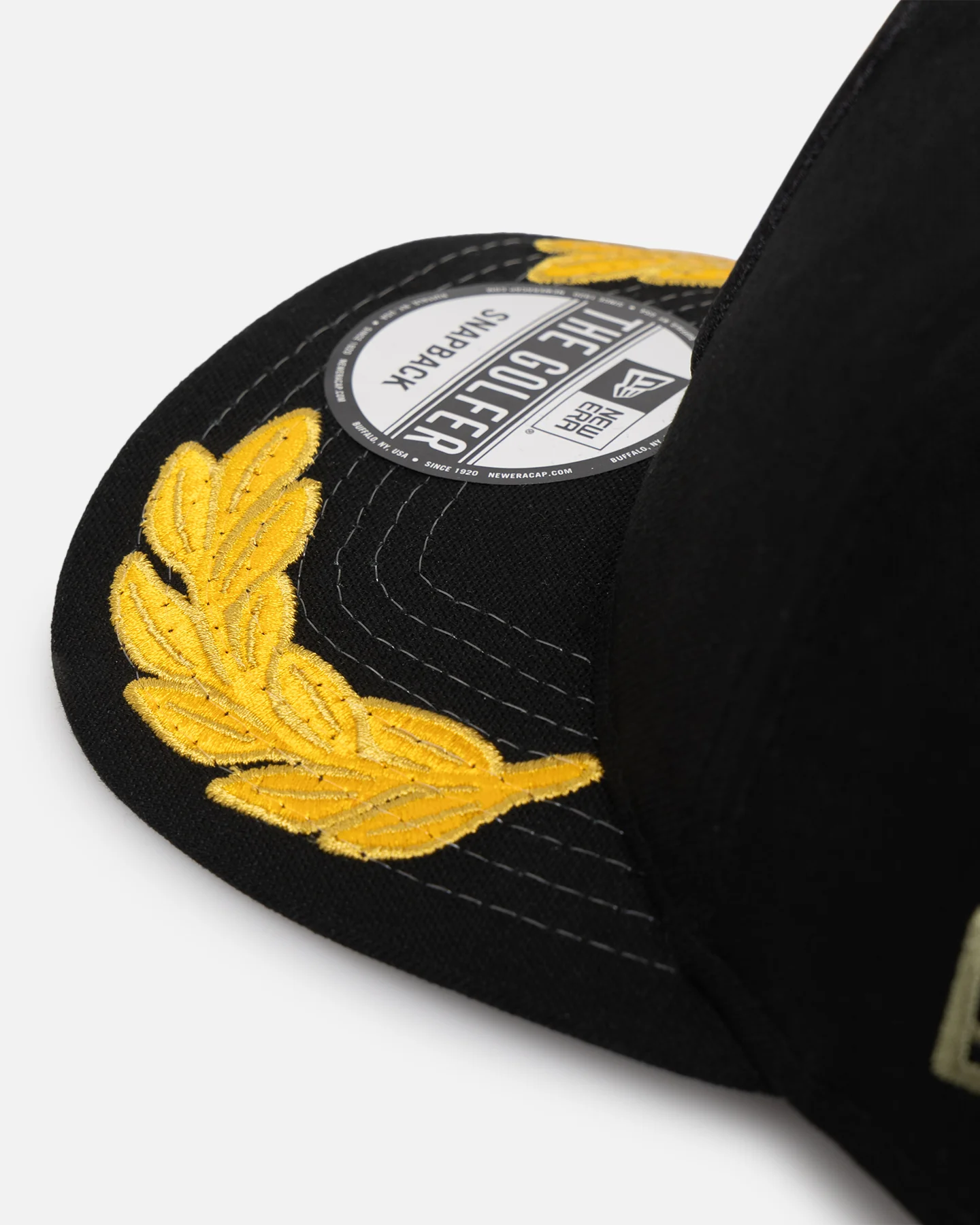 New Era Chicago White Sox 'Military Patch' Pre-Curved Golfer Snapback Black - Image 2