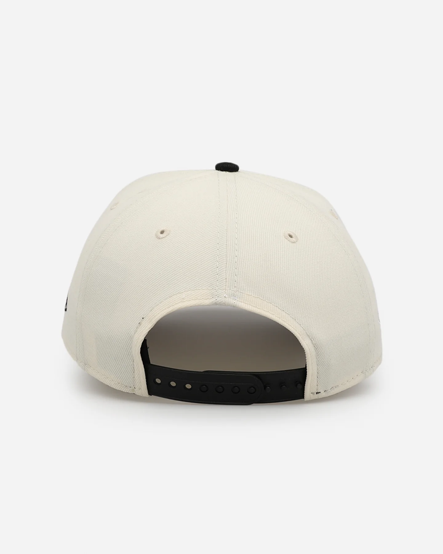 New Era Cincinnati Reds 'Chrome Upside Down Logo' 9FORTY A-Frame Snapback Chrome/Black - Image 2