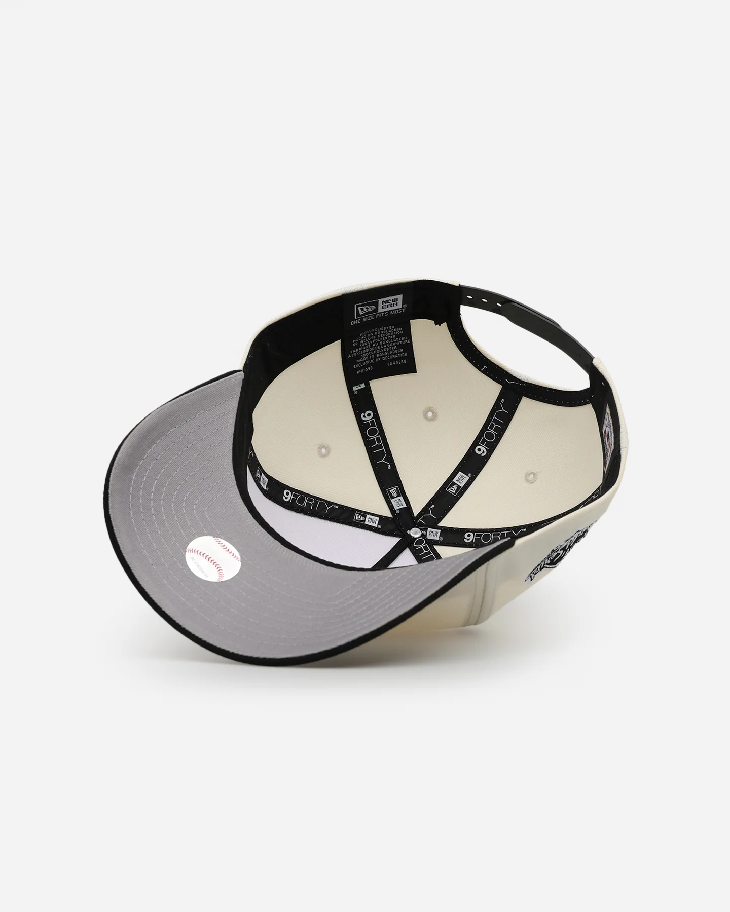 New Era Cincinnati Reds 'Chrome Upside Down Logo' 9FORTY A-Frame Snapback Chrome/Black - Image 6