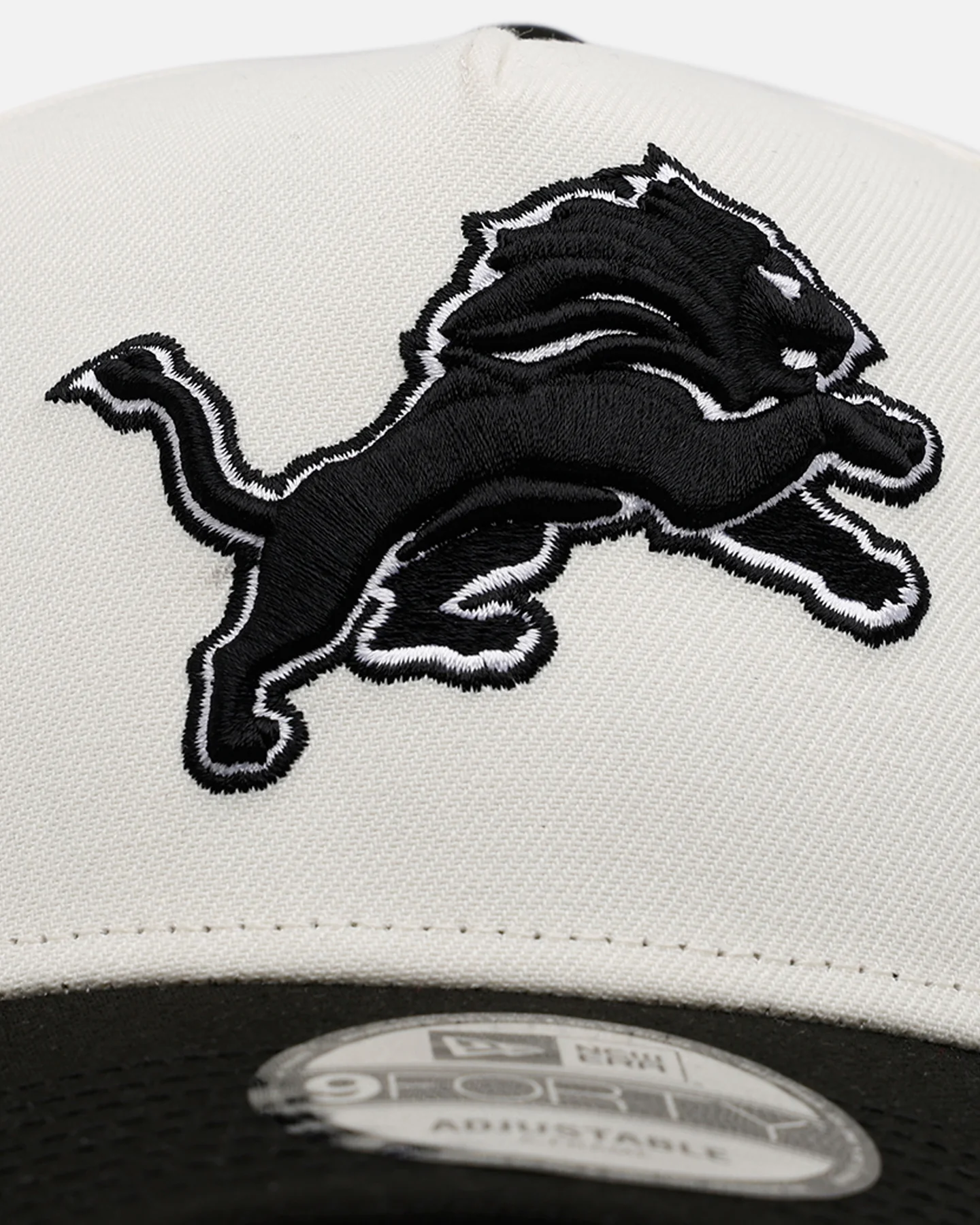 New Era Detroit Lions 'Chrome Black' 9FORTY A-Frame Snapback Chrome/Black - Image 5
