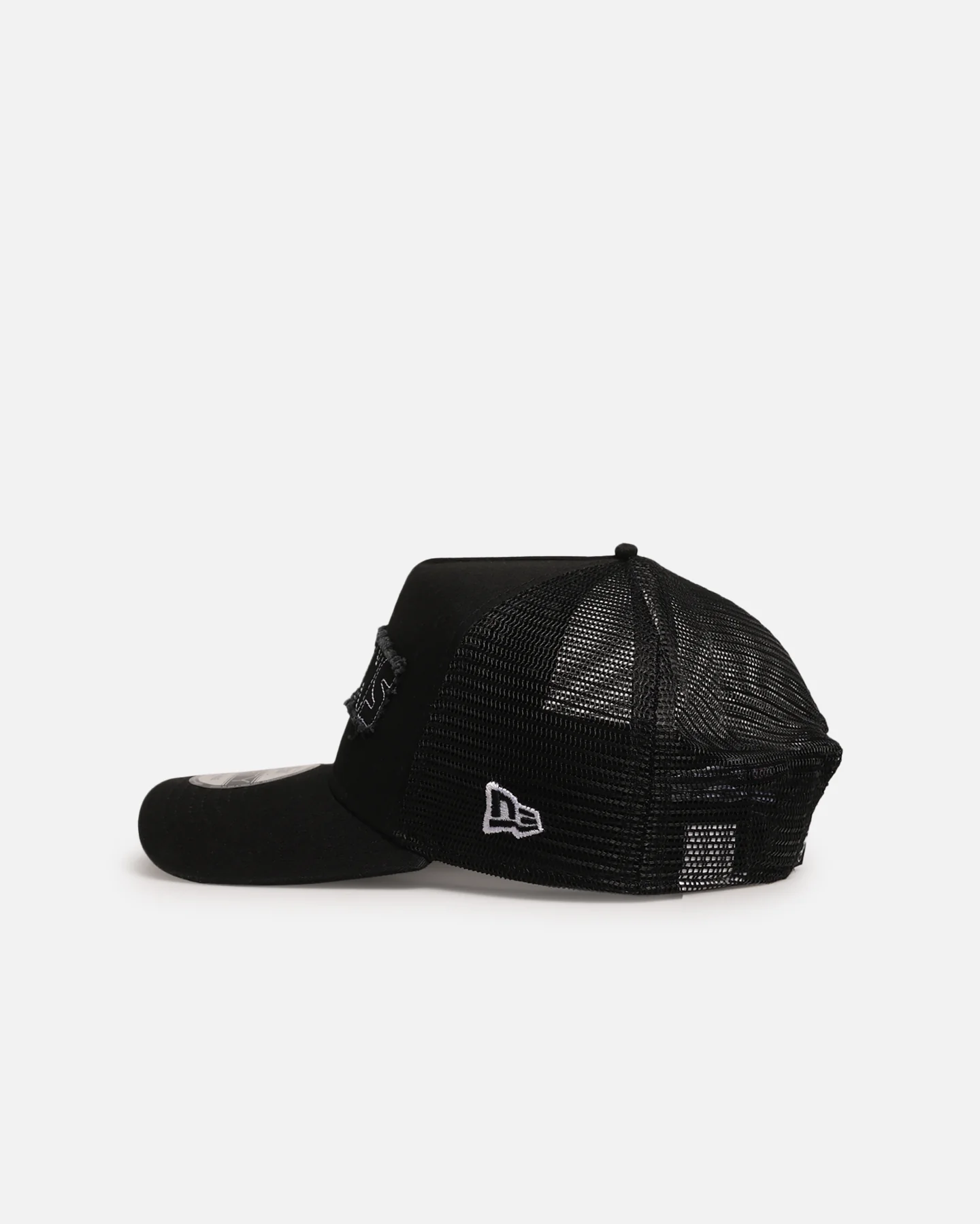 New Era Houston Texans 'Distressed' 9FORTY A-Frame Trucker Snapback Black/White - Image 4
