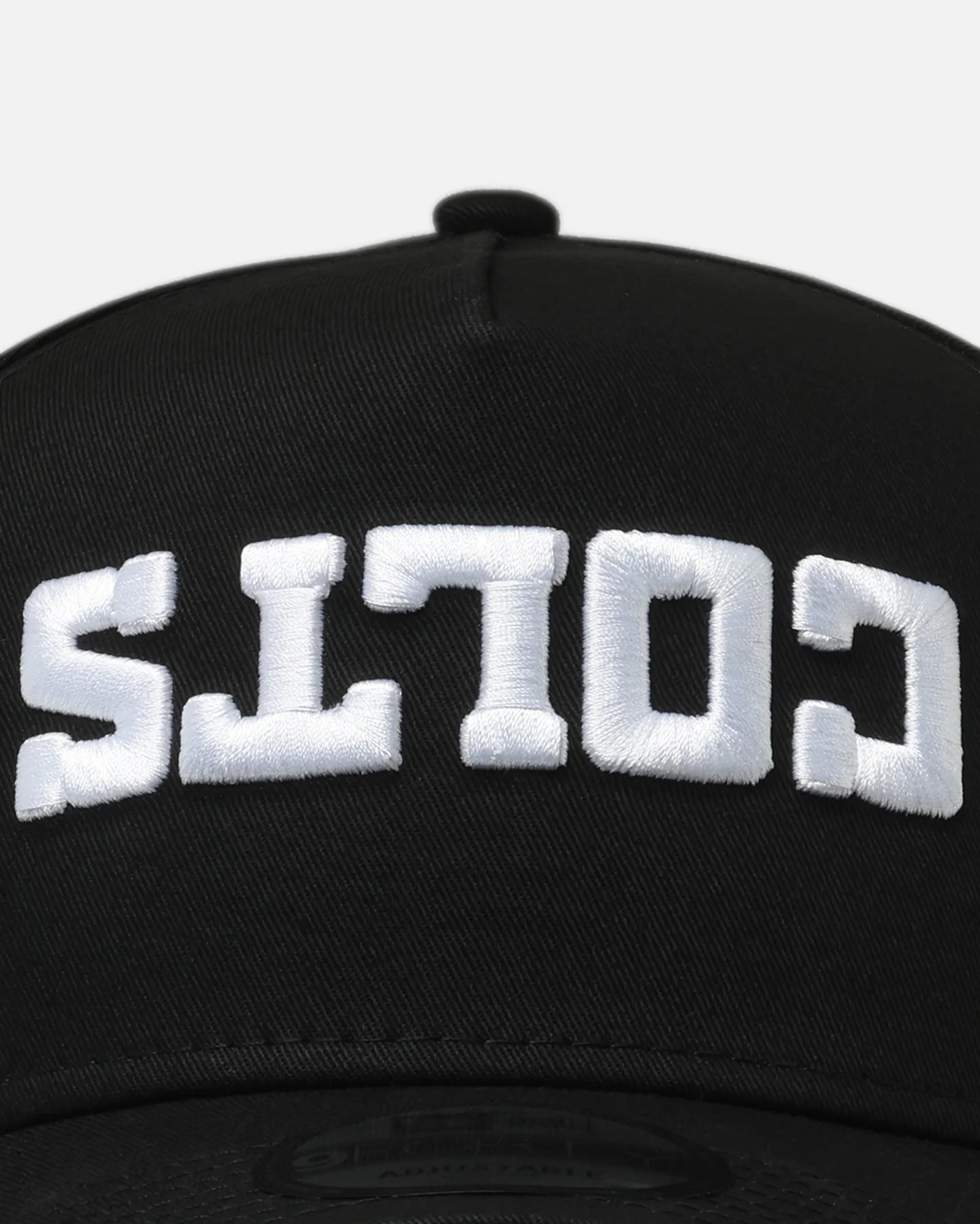 New Era Indianapolis Colts 'Upside Down Logo' 9FORTY A-Frame Snapback Black - Image 5
