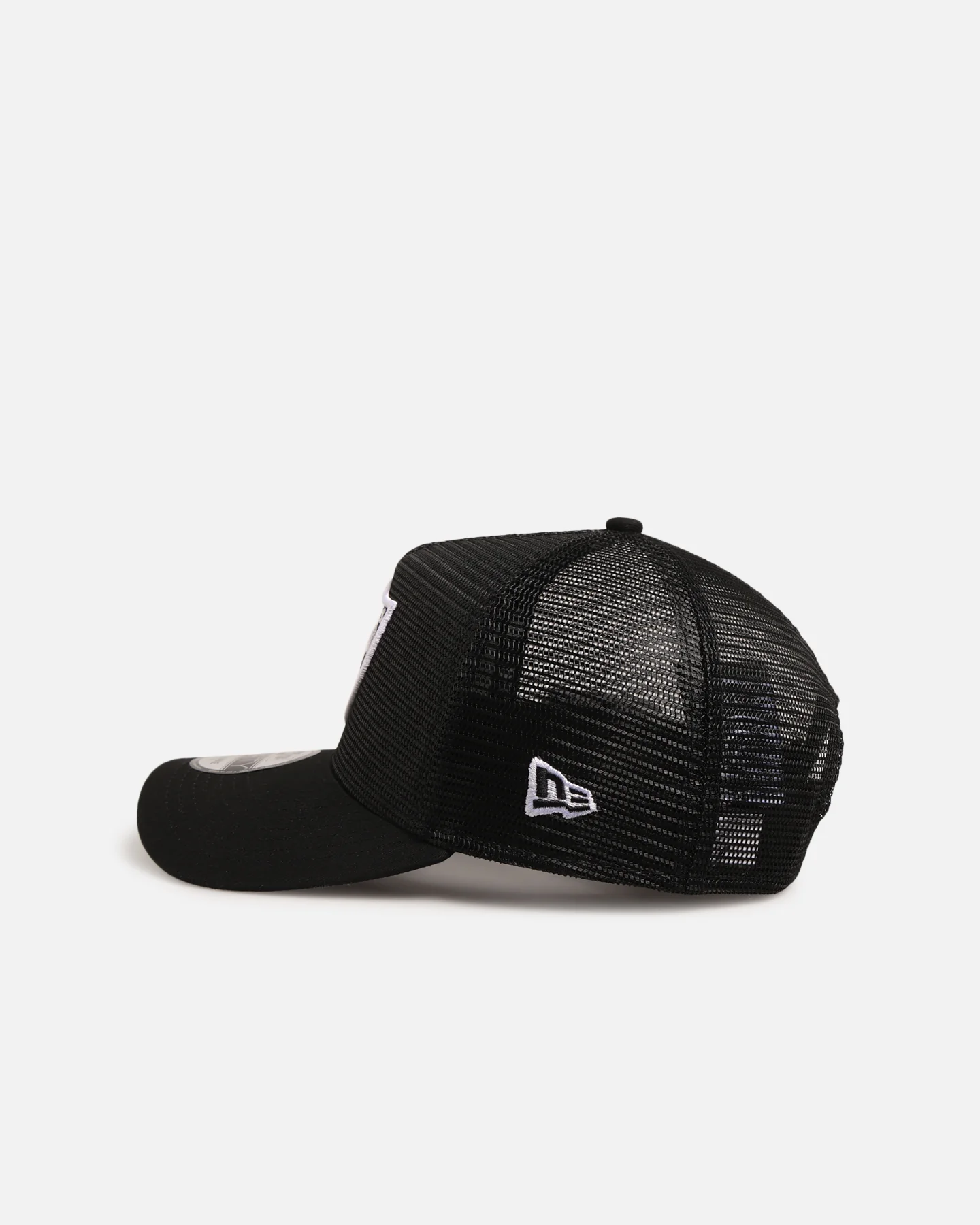 New Era Las Vegas Raiders 'Polychromatic Mesh' 9FORTY A-Frame Snapback Black/White - Image 4