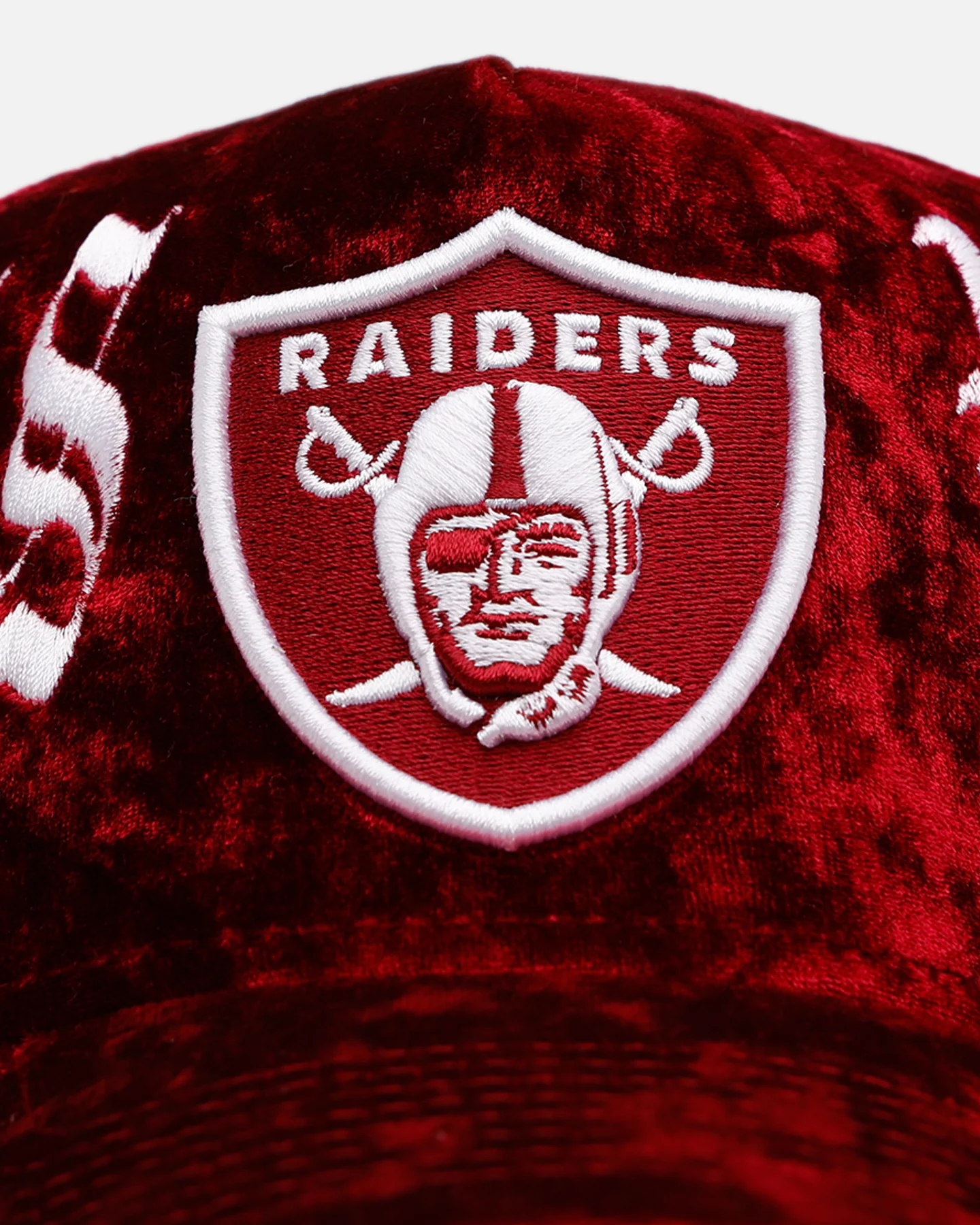 New Era Las Vegas Raiders 'Velvet Gothic Script' 9FORTY A-Frame Snapback Maroon - Image 6