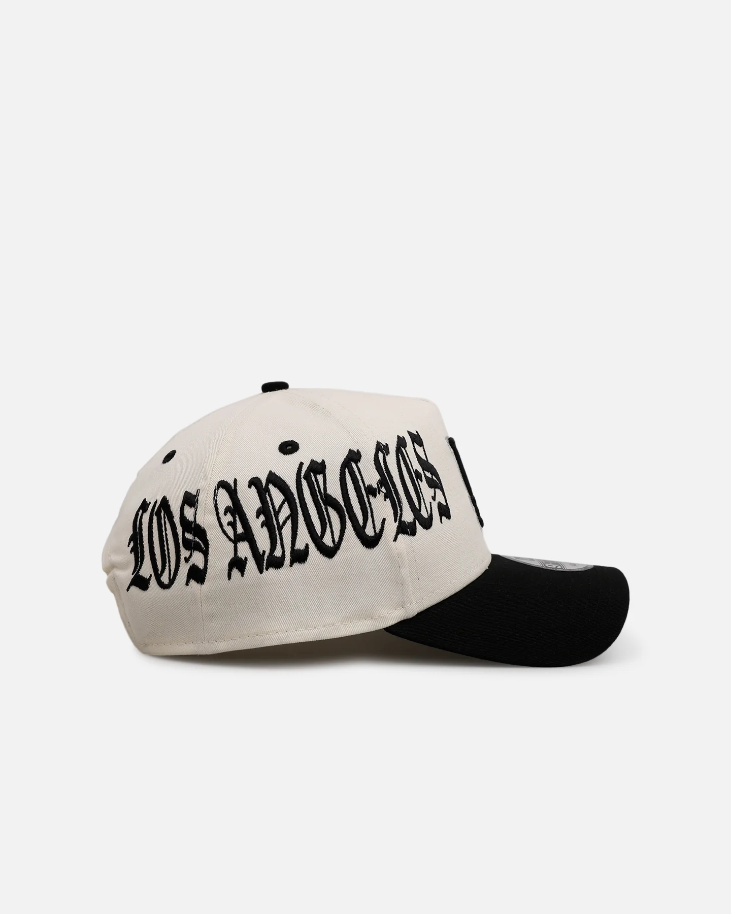 New Era Los Angeles Dodgers 'Gothic Script Two Tone' 9FORTY A-Frame Snapback Chrome/Black - Image 3