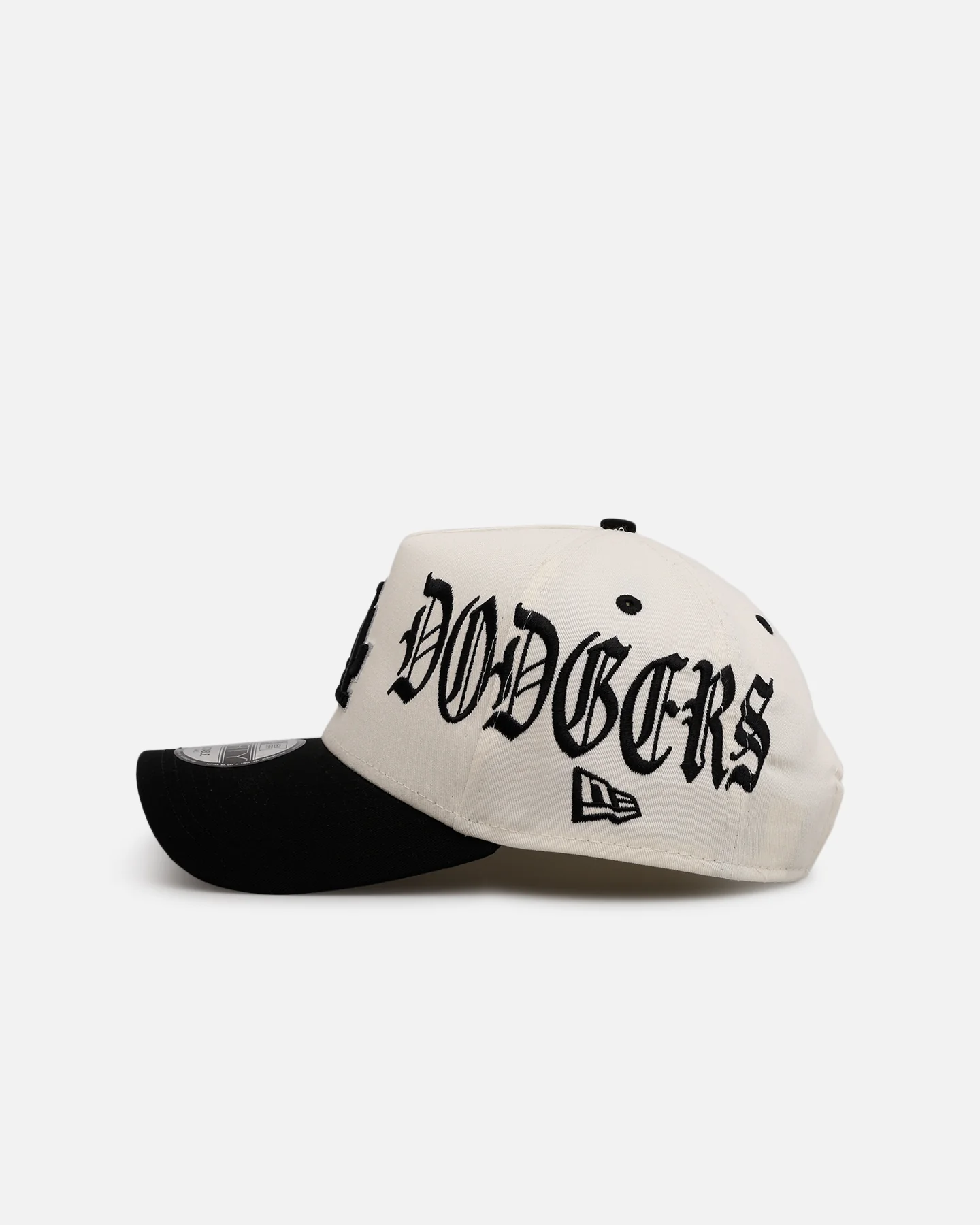 New Era Los Angeles Dodgers 'Gothic Script Two Tone' 9FORTY A-Frame Snapback Chrome/Black - Image 4