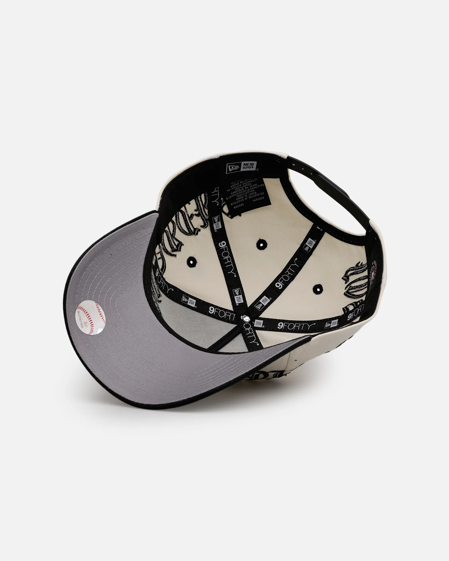 New Era Los Angeles Dodgers 'Gothic Script Two Tone' 9FORTY A-Frame Snapback Chrome/Black - Image 6