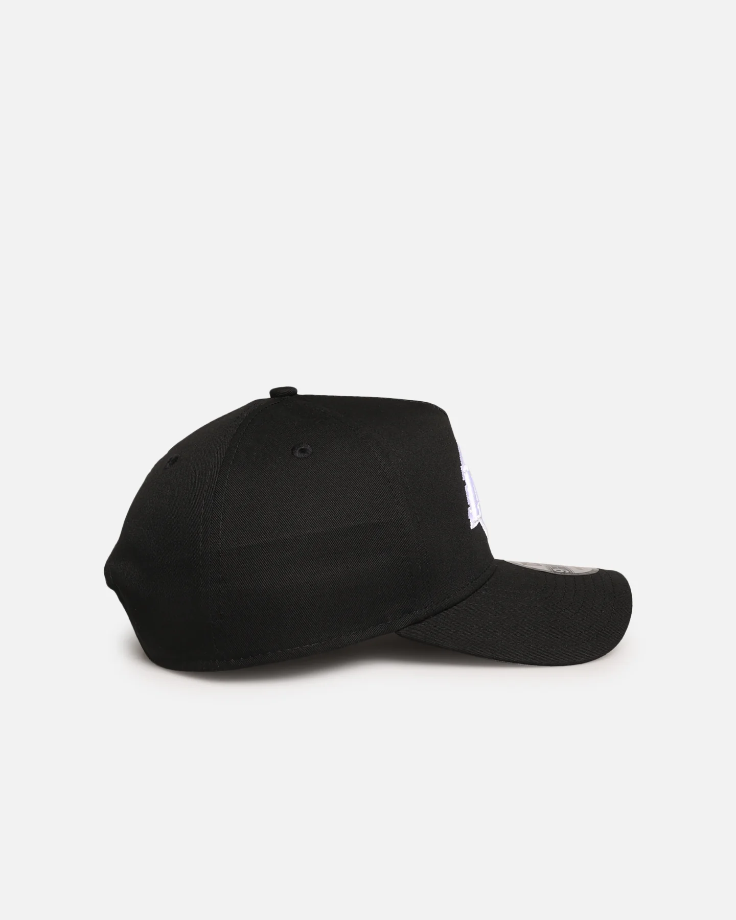 New Era Los Angeles Lakers 'Aqua Rose Embroidery' 9FORTY A-Frame Snapback Black/Aqua - Image 3