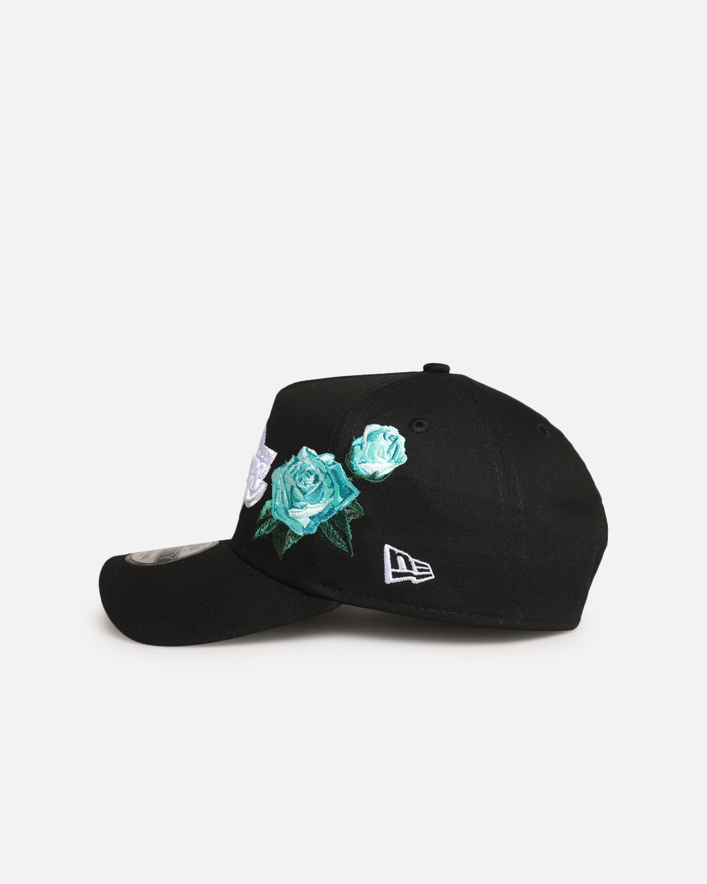 New Era Los Angeles Lakers 'Aqua Rose Embroidery' 9FORTY A-Frame Snapback Black/Aqua - Image 4
