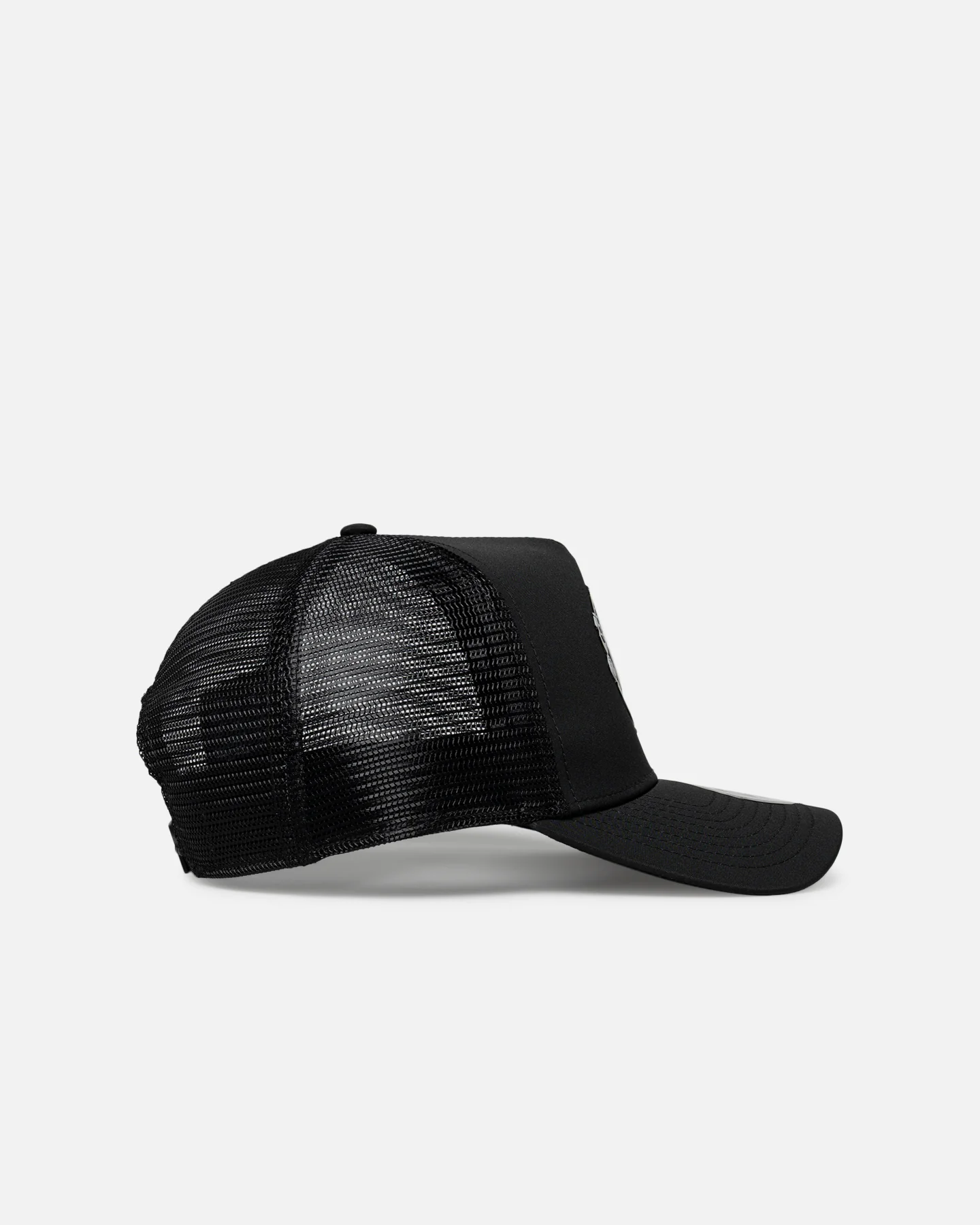 New Era Manchester United FC Reflective A-Frame Trucker Snapback Black - Image 3