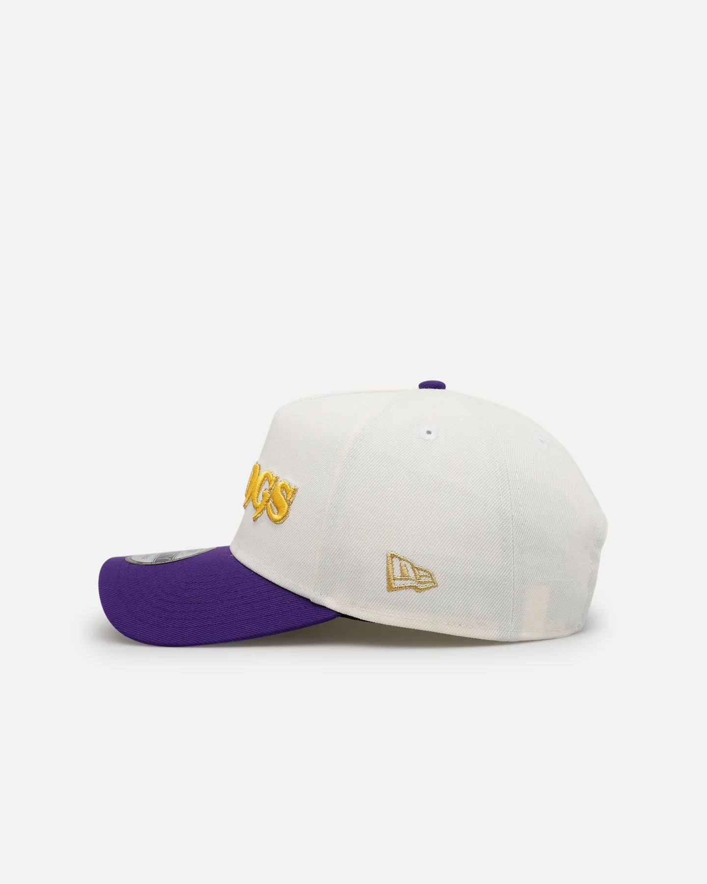 New Era Minnesota Vikings 'Chrome Metallic Wordmark' 9FORTY A-Frame Snapback Chrome - Image 4