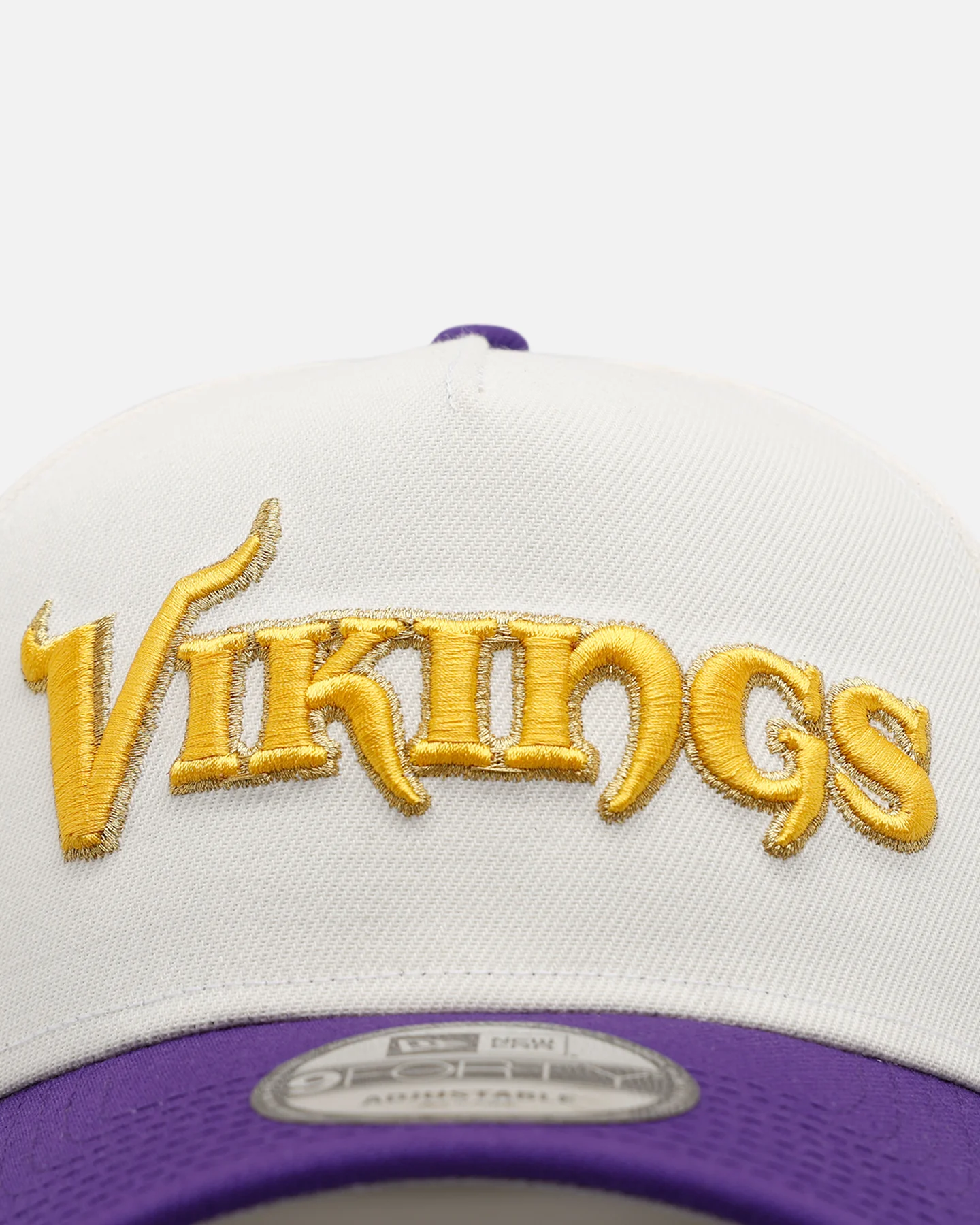 New Era Minnesota Vikings 'Chrome Metallic Wordmark' 9FORTY A-Frame Snapback Chrome - Image 5