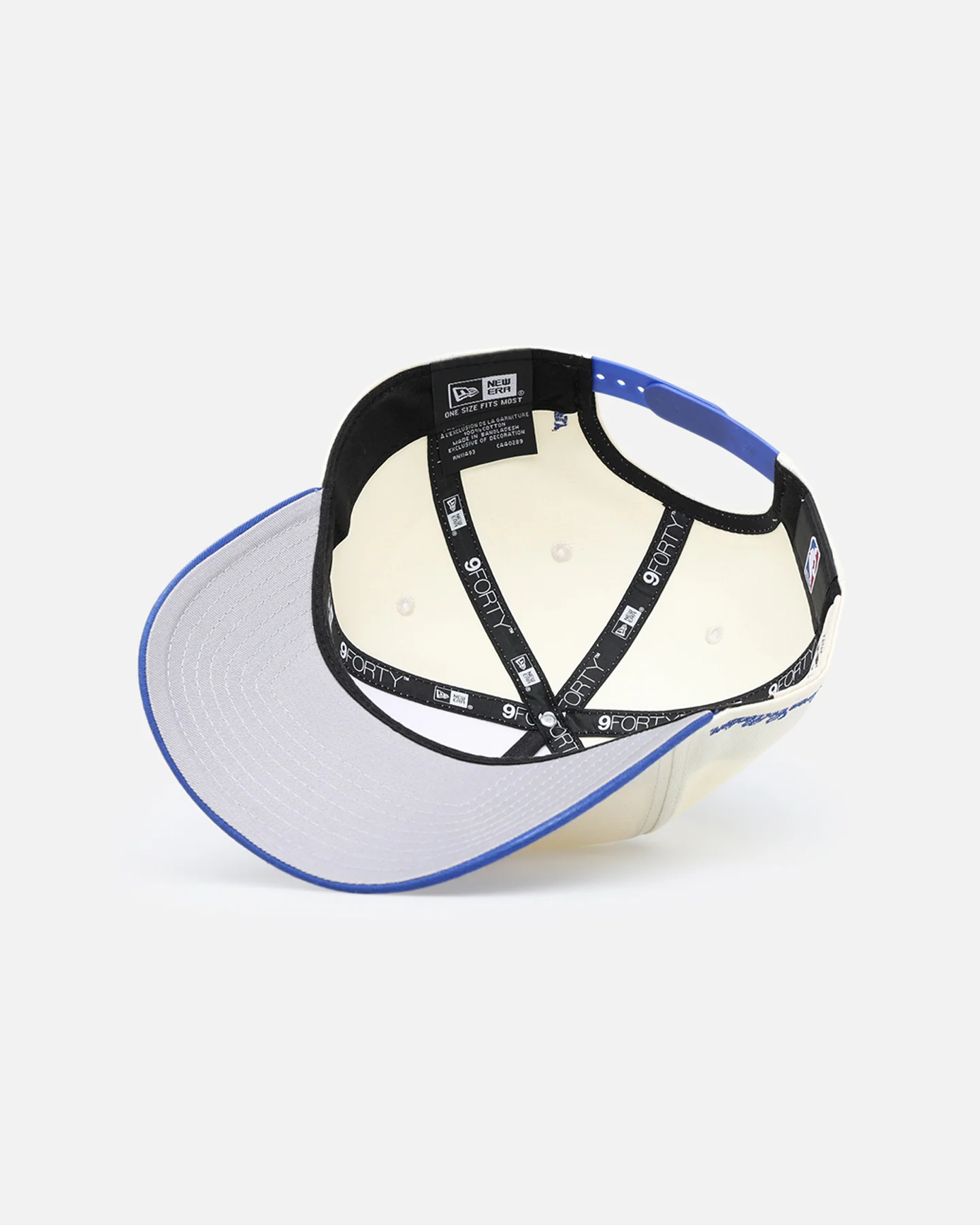 New Era New York Knicks 'NBA X Hyperfly' 9FORTY A-Frame Snapback Chrome White - Image 6