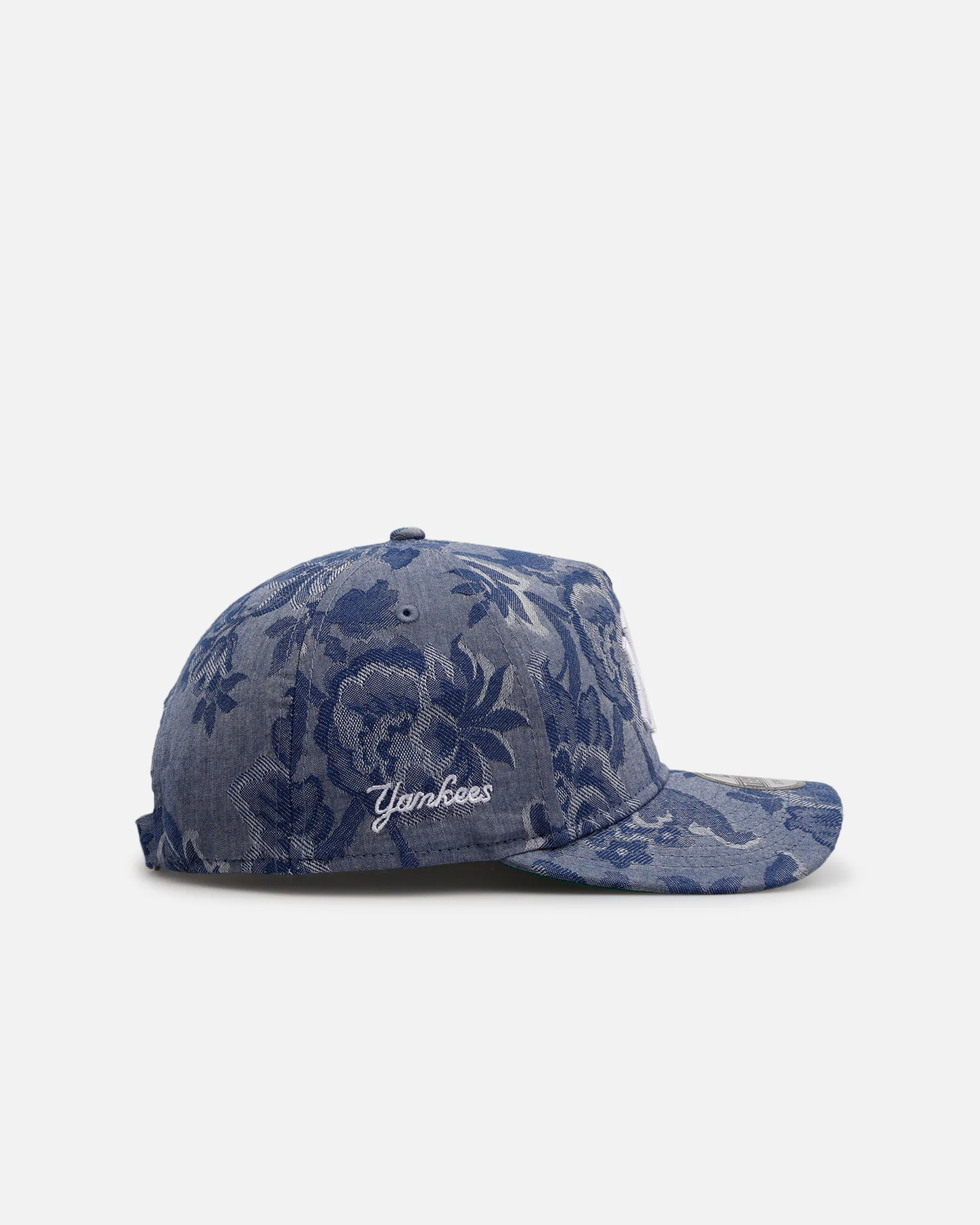 New Era New York Yankees 'Three Looms' Golfer Strapback Denim - Image 3