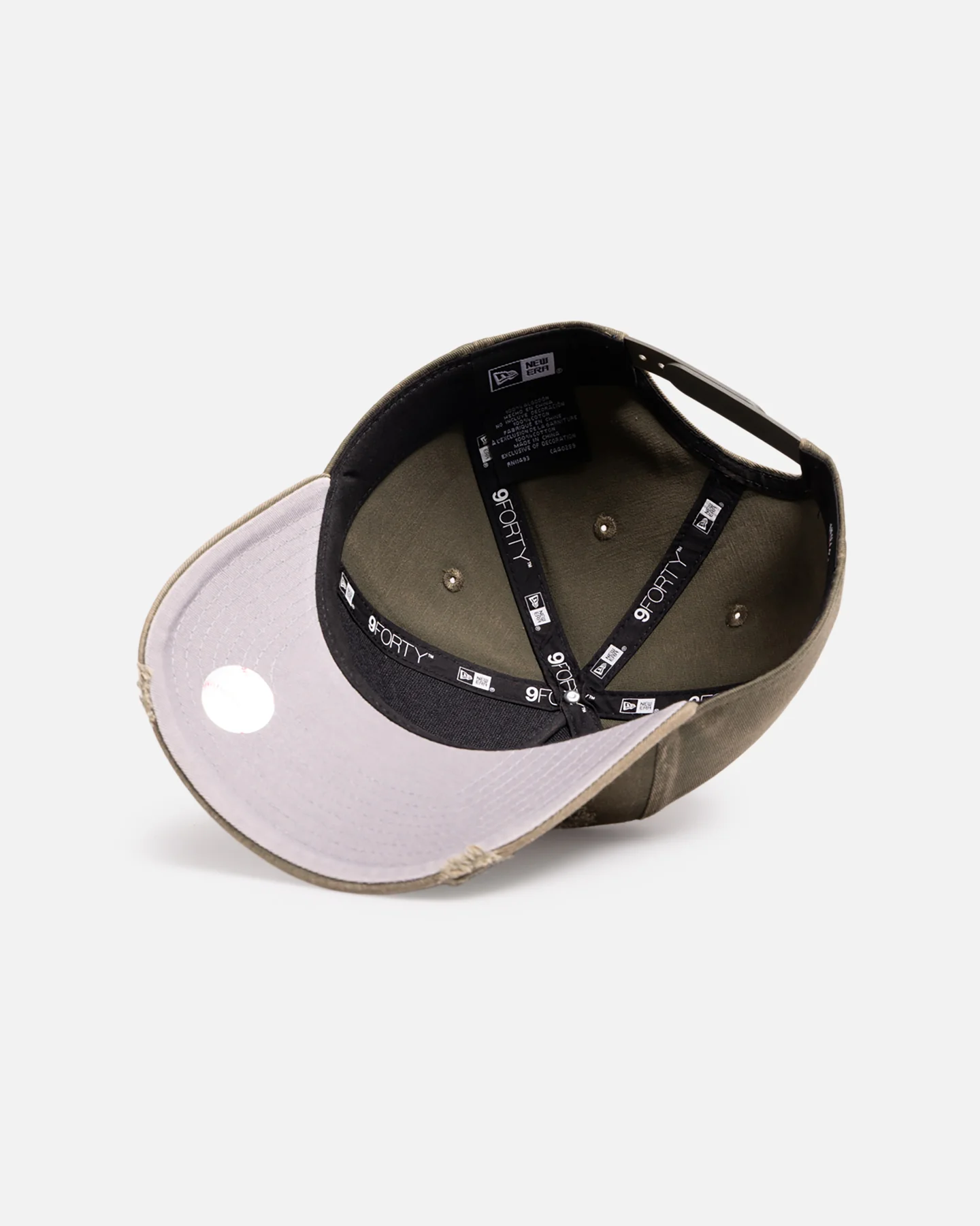 New Era New York Yankees 'Distressed Olive' 9FORTY A-Frame Snapback Olive - Image 6