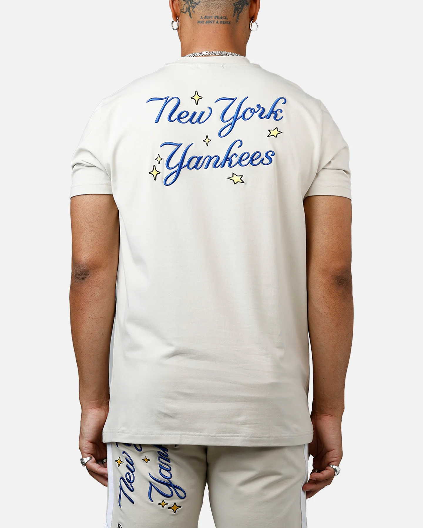 New Era New York Yankees 'Logo Select' Summer T-Shirt Stone - Image 2