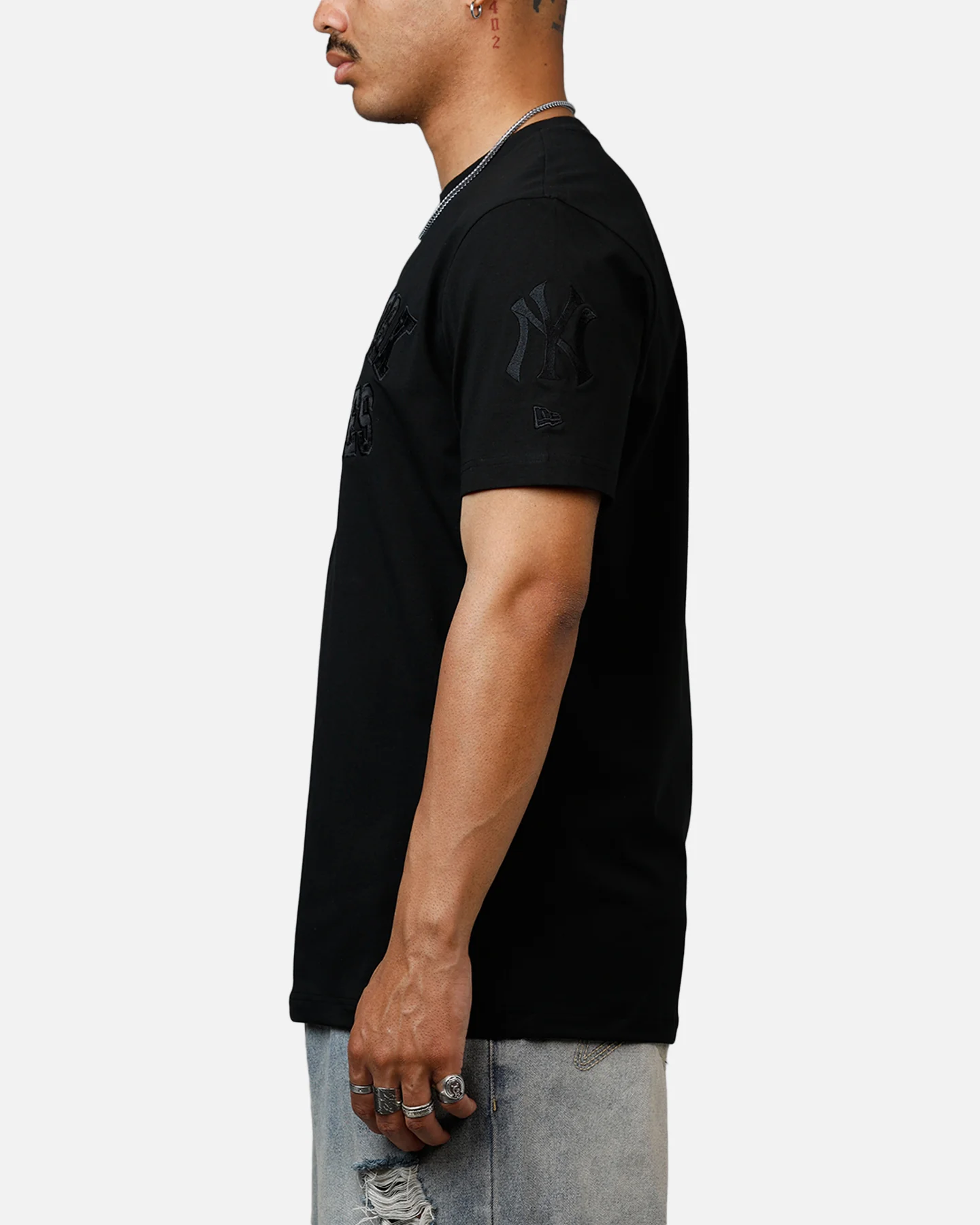 New Era New York Yankees Logo Select T-Shirt Black/Black - Image 5