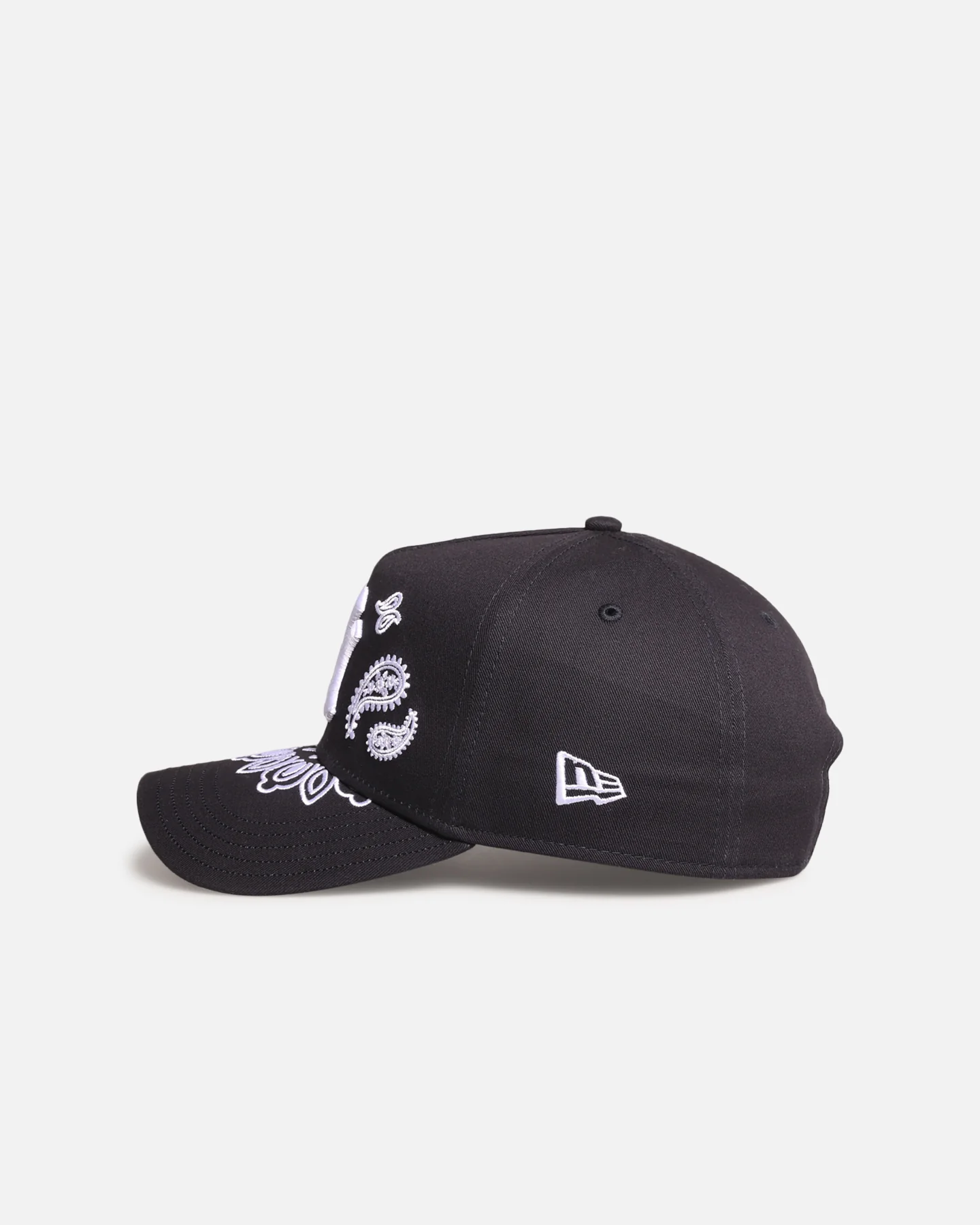 New Era New York Yankees 'Paisley' 9FORTY A-Frame Snapback Black - Image 4