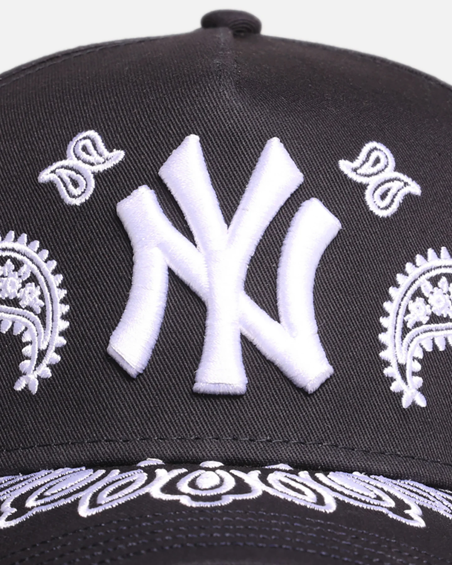 New Era New York Yankees 'Paisley' 9FORTY A-Frame Snapback Black - Image 5