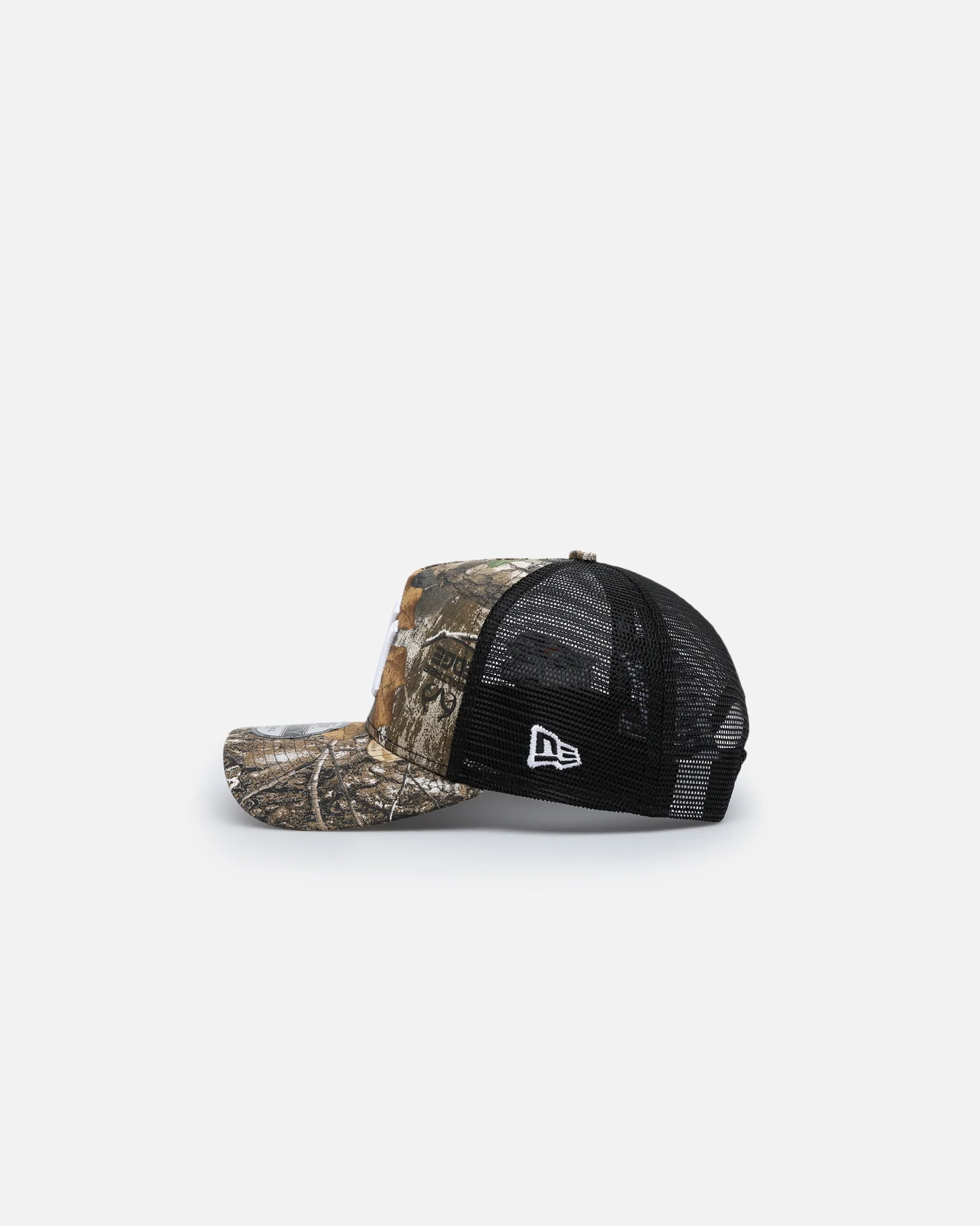 New Era New York Yankees 'Real Tree' 9FORTY A-Frame Trucker Snapback Realtree Edge - Image 4