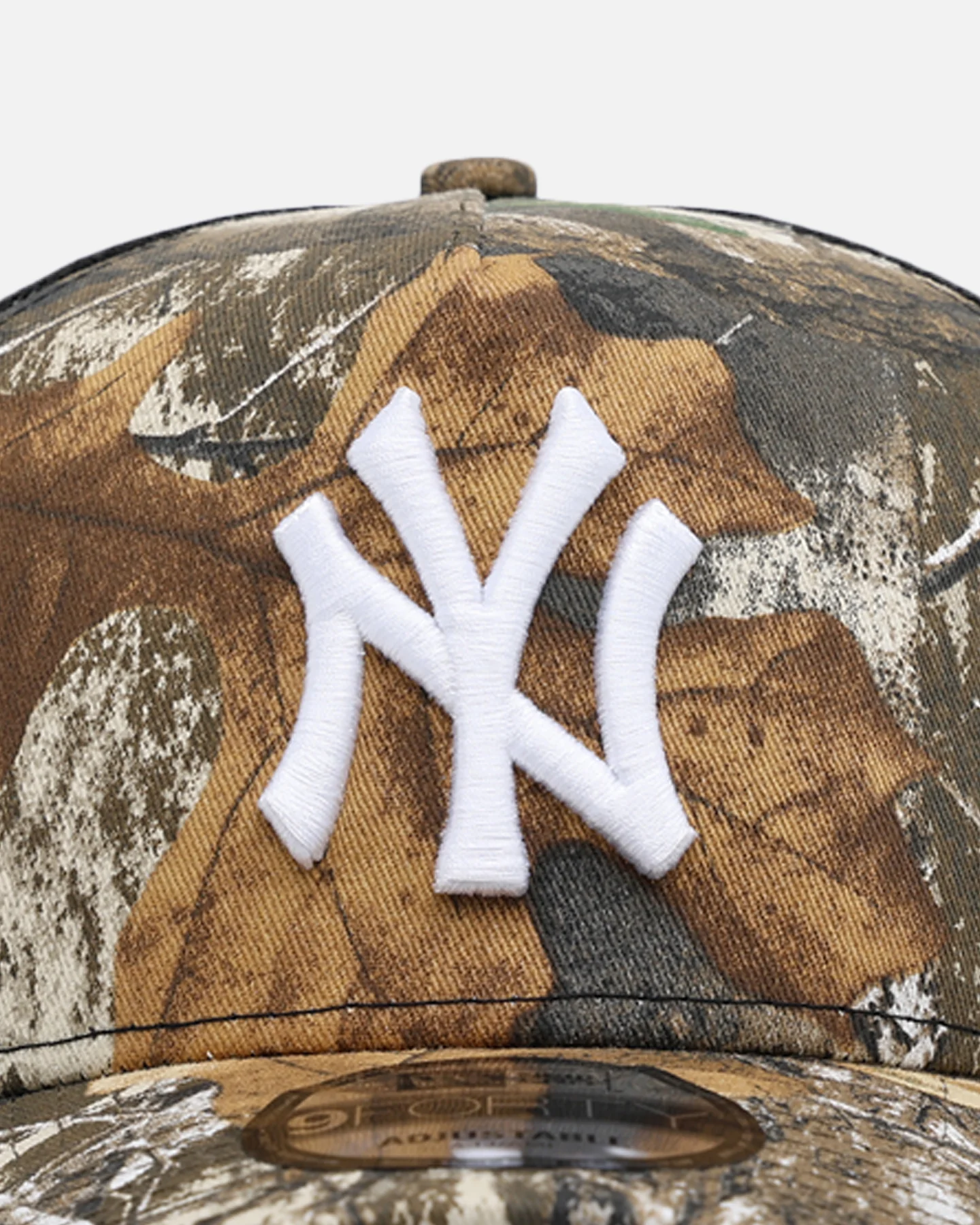 New Era New York Yankees 'Real Tree' 9FORTY A-Frame Trucker Snapback Realtree Edge - Image 5