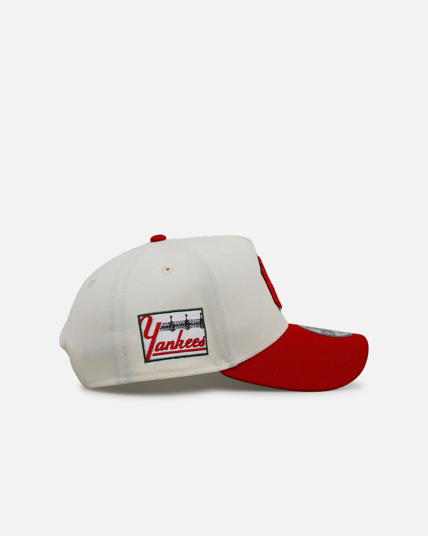New Era New York Yankees 'Strawberry' 9FORTY A-Frame Snapback Chrome/Red - Image 3