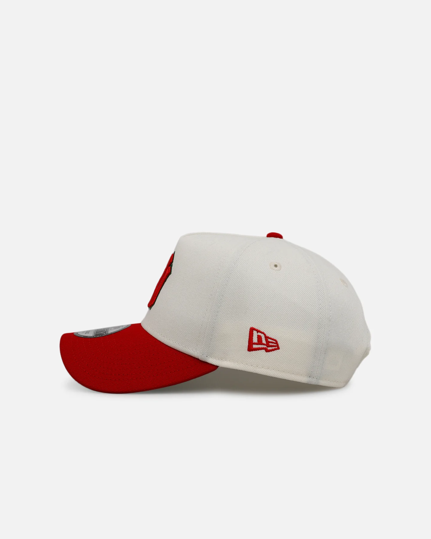 New Era New York Yankees 'Strawberry' 9FORTY A-Frame Snapback Chrome/Red - Image 4