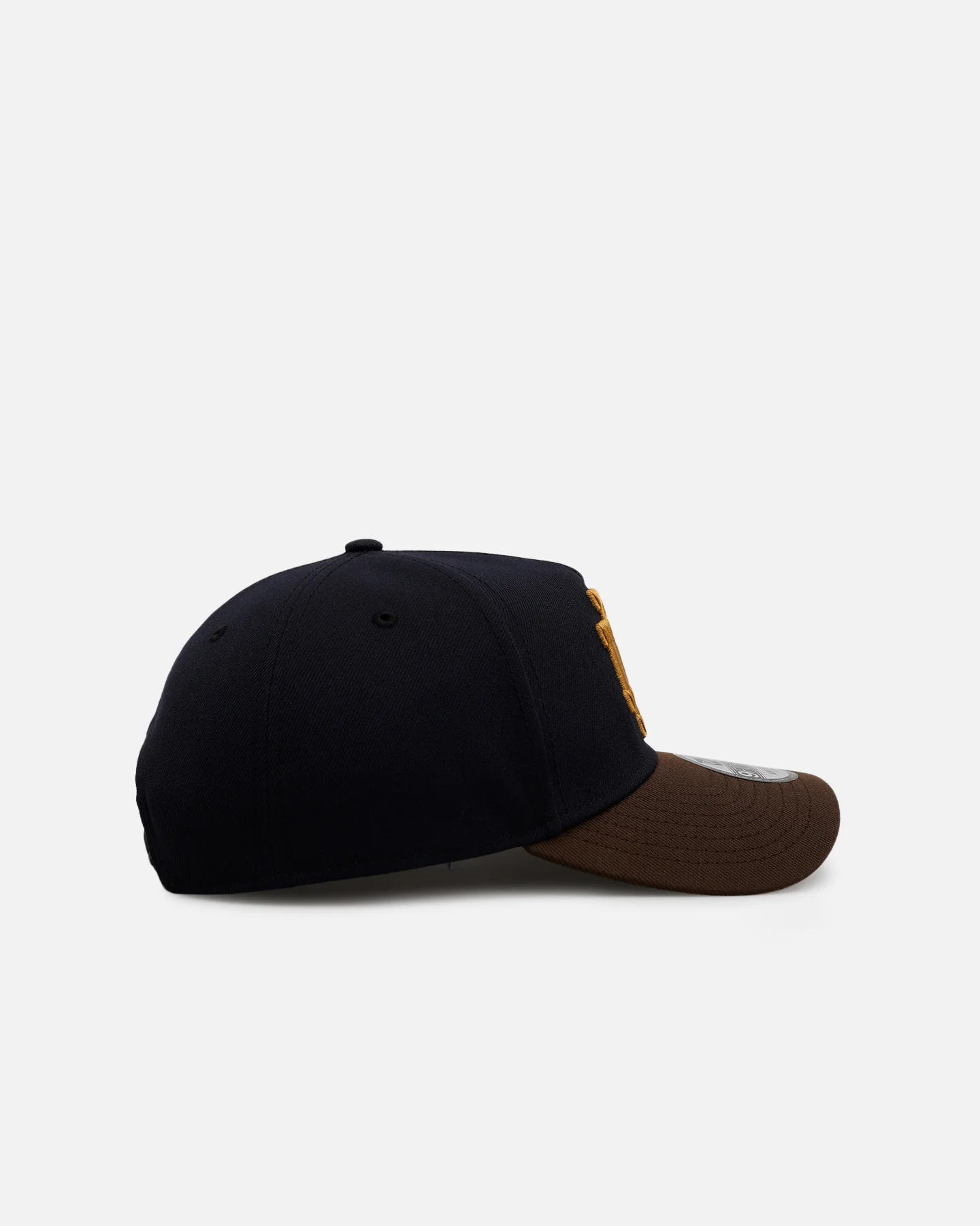 New Era Notre Dame Fighting Irish 'Walnut Visor' 9FORTY A-Frame Snapback Walnut - Image 3