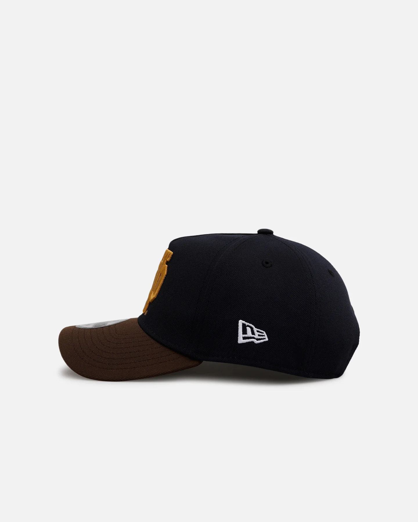 New Era Notre Dame Fighting Irish 'Walnut Visor' 9FORTY A-Frame Snapback Walnut - Image 4