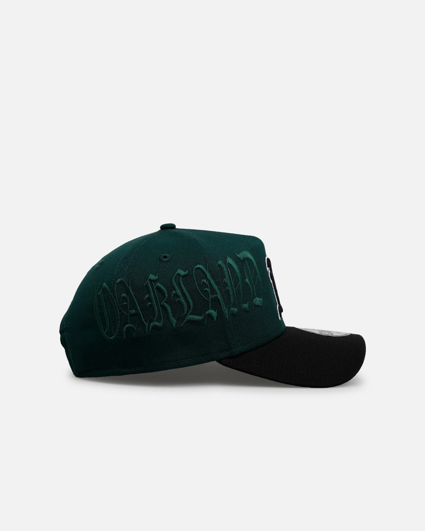 New Era Oakland Athletics 'Gothic Script Two Tone' 9FORTY A-Frame Snapback Dark Green/Black - Image 3