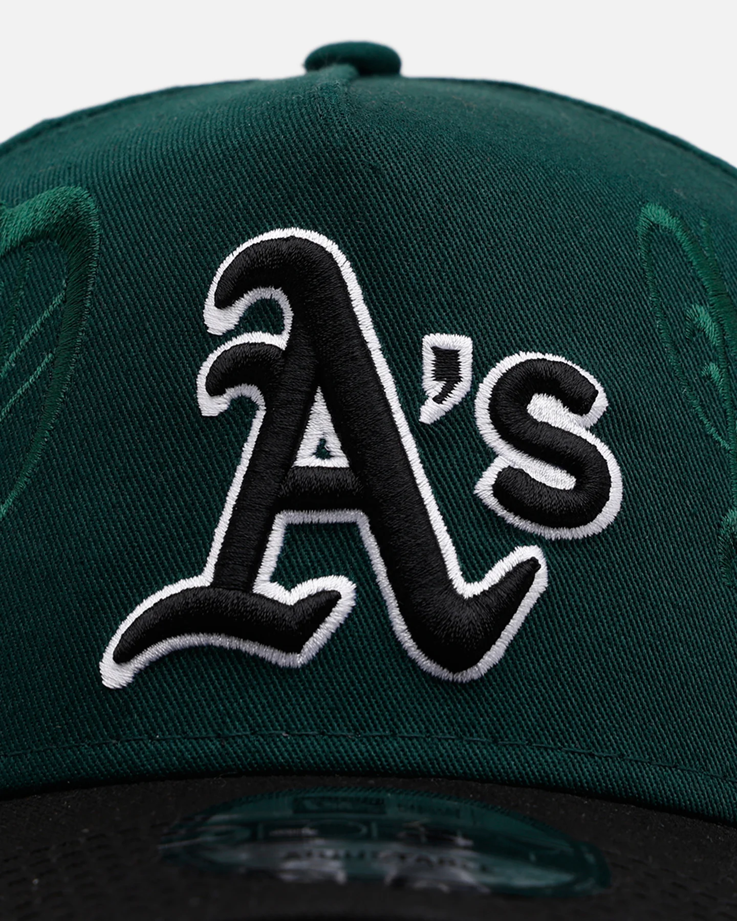 New Era Oakland Athletics 'Gothic Script Two Tone' 9FORTY A-Frame Snapback Dark Green/Black - Image 5