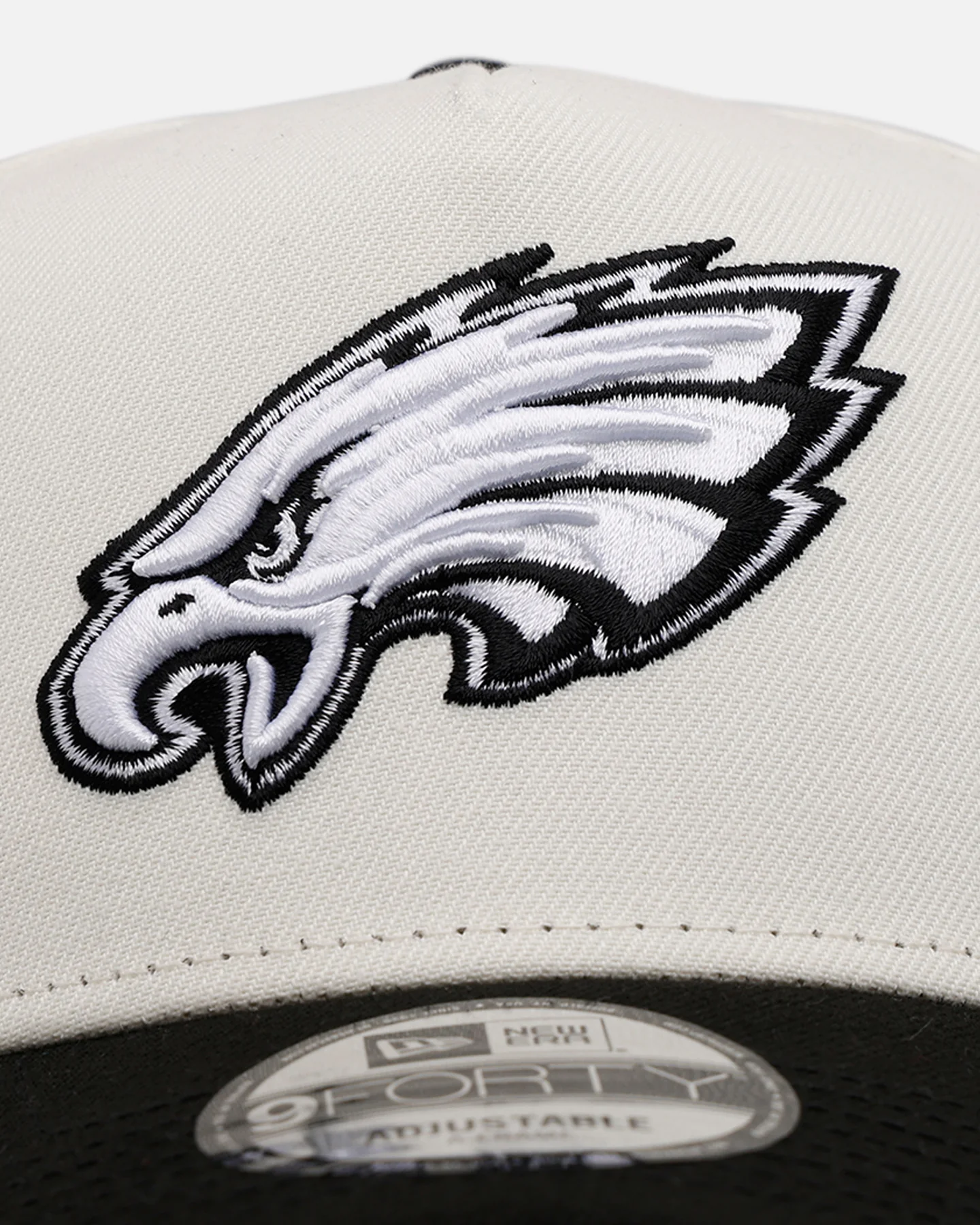 New Era Philadelphia Eagles 'Chrome Black' 9FORTY A-Frame Snapback Chrome/Black - Image 5