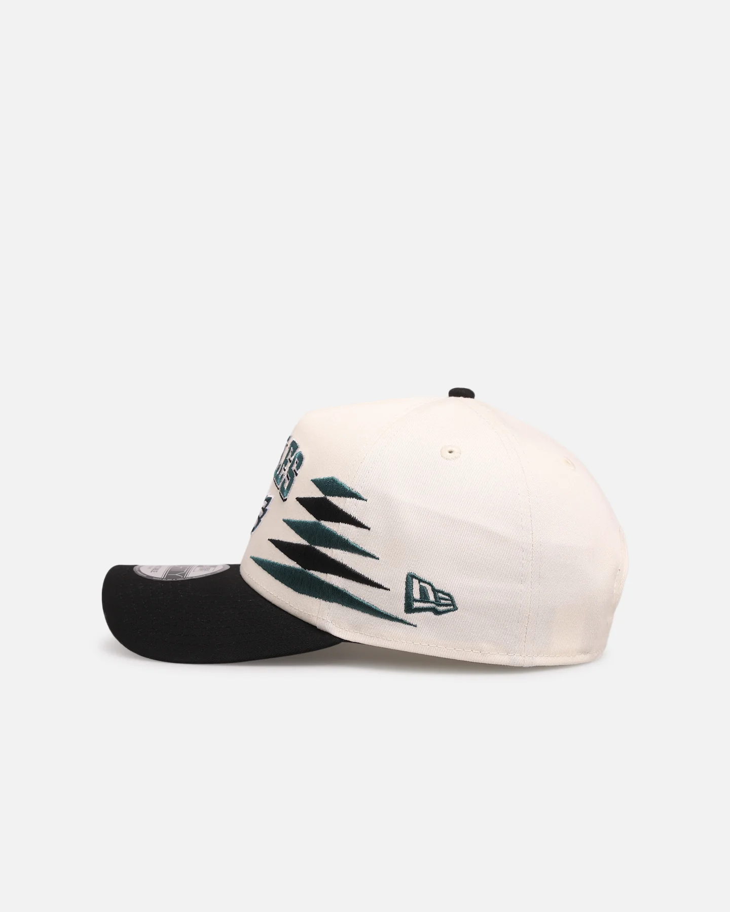 New Era Philadelphia Eagles 'Regency Crown' 9FORTY A-Frame Snapback Chrome White/Black - Image 4
