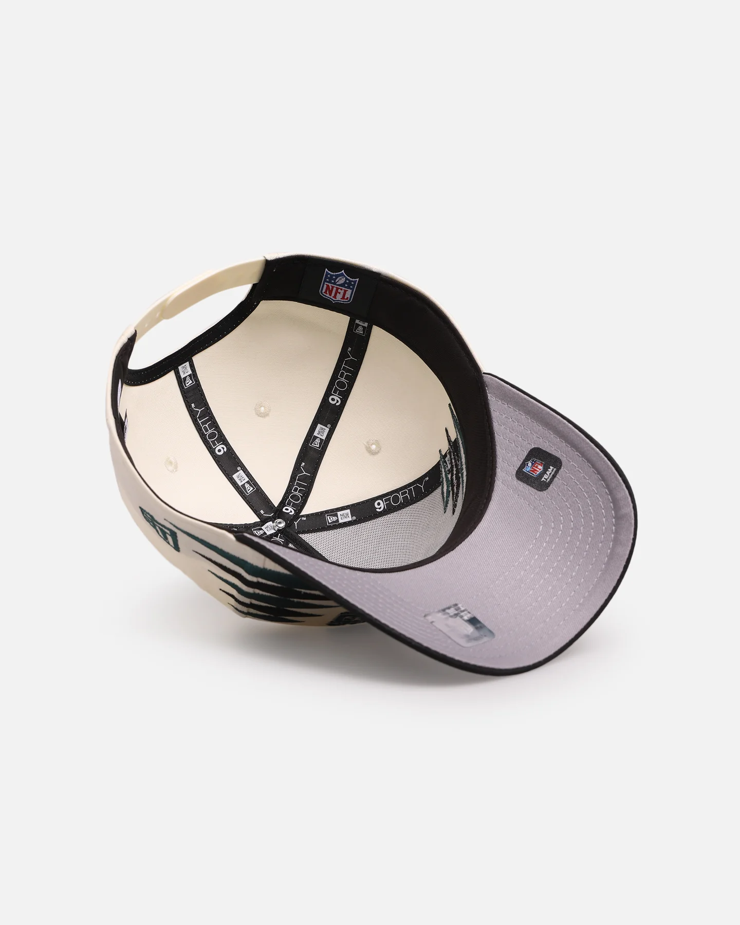 New Era Philadelphia Eagles 'Regency Crown' 9FORTY A-Frame Snapback Chrome White/Black - Image 6