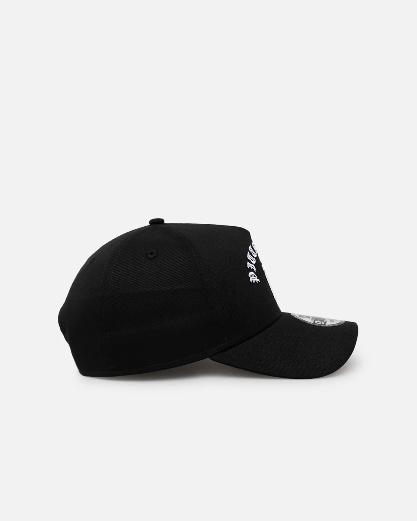New Era Pittsburgh Pirates 'Gothic Arch' 9FORTY A-Frame Snapback Black/White - Image 3