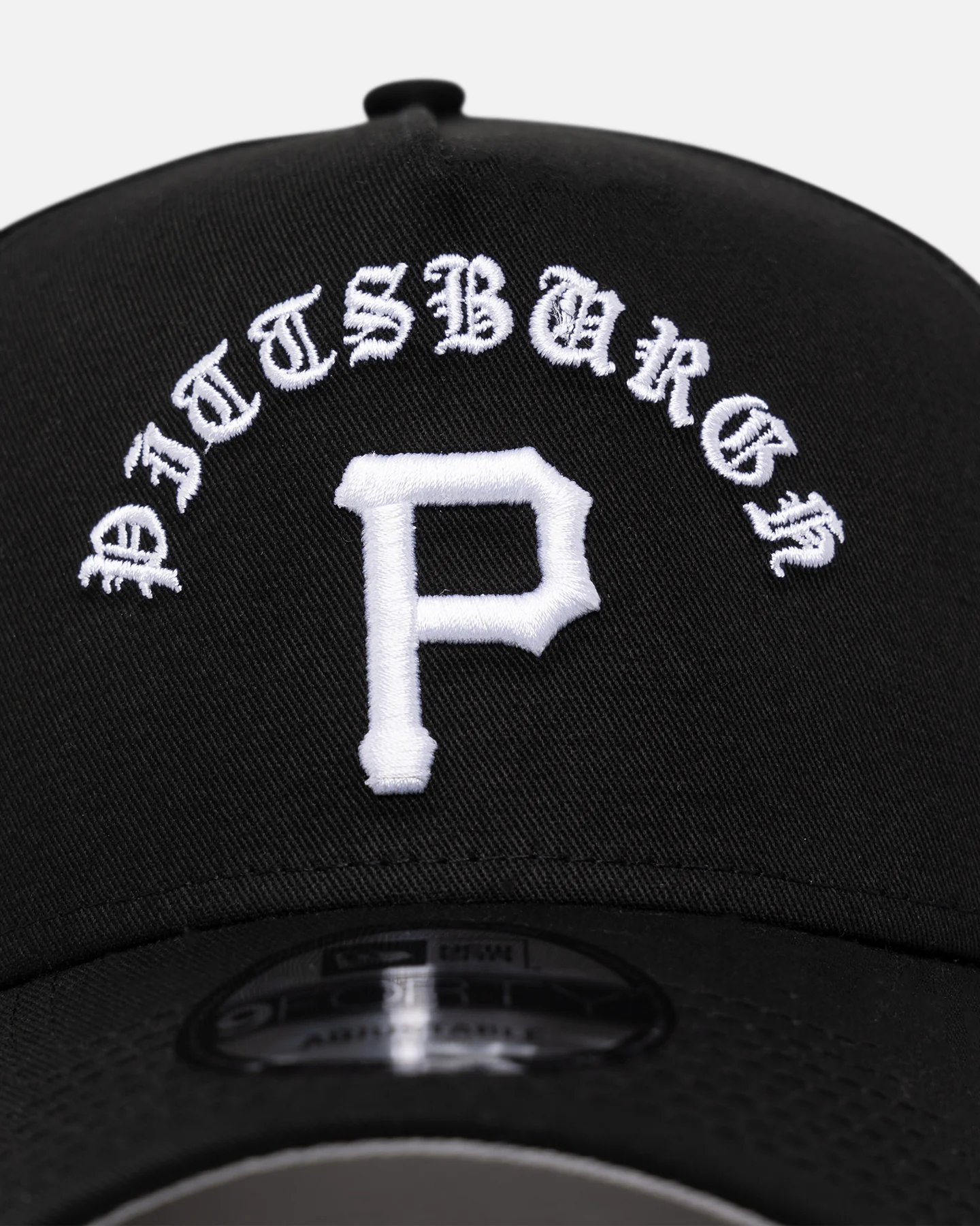 New Era Pittsburgh Pirates 'Gothic Arch' 9FORTY A-Frame Snapback Black/White - Image 5
