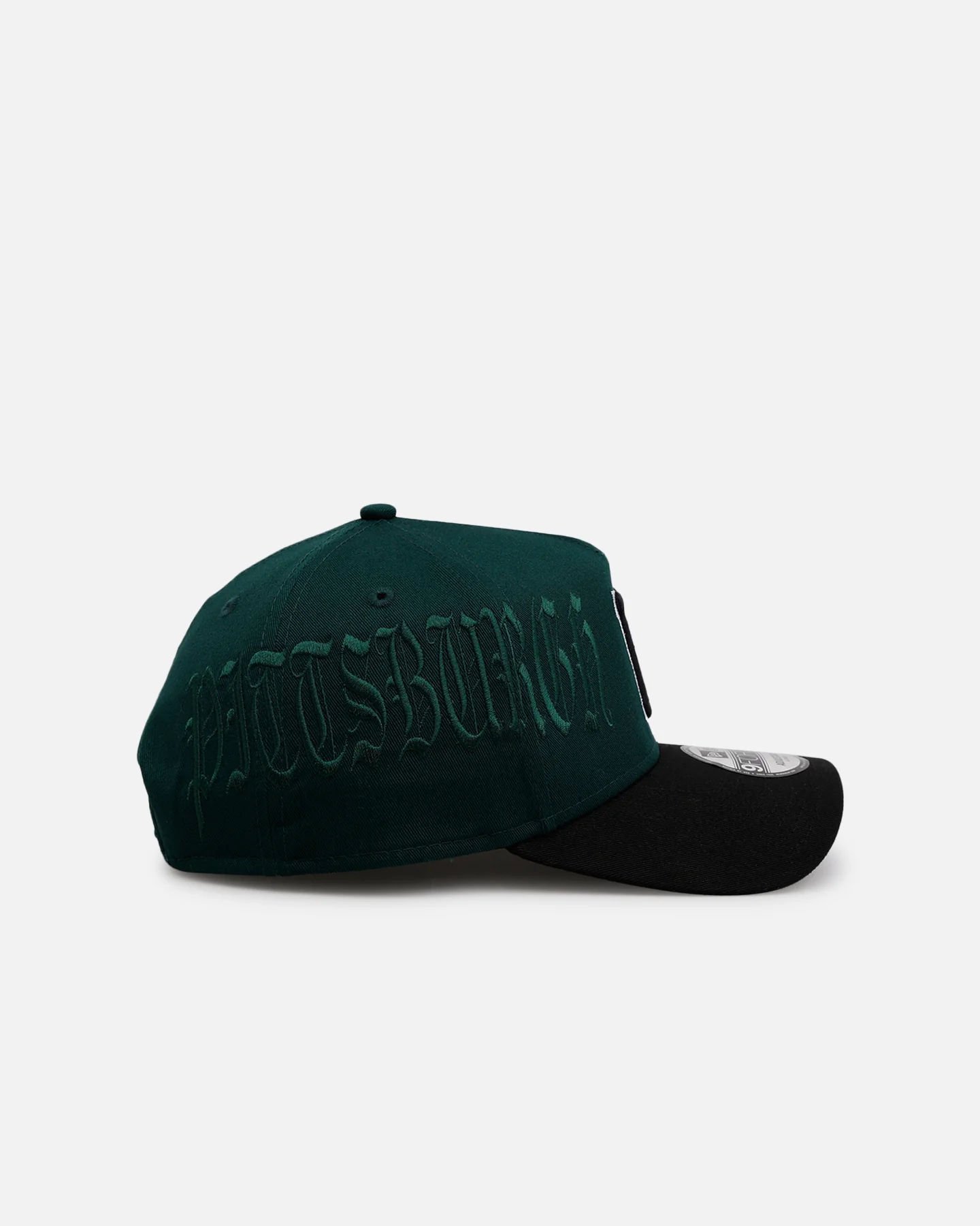 New Era Pittsburgh Pirates 'Gothic Script Two Tone' 9FORTY A-Frame Snapback Dark Green/Black - Image 3