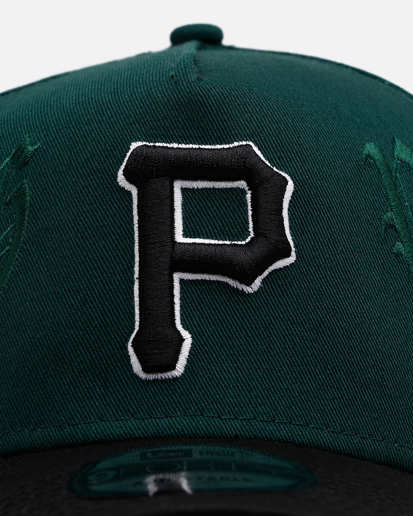 New Era Pittsburgh Pirates 'Gothic Script Two Tone' 9FORTY A-Frame Snapback Dark Green/Black - Image 5