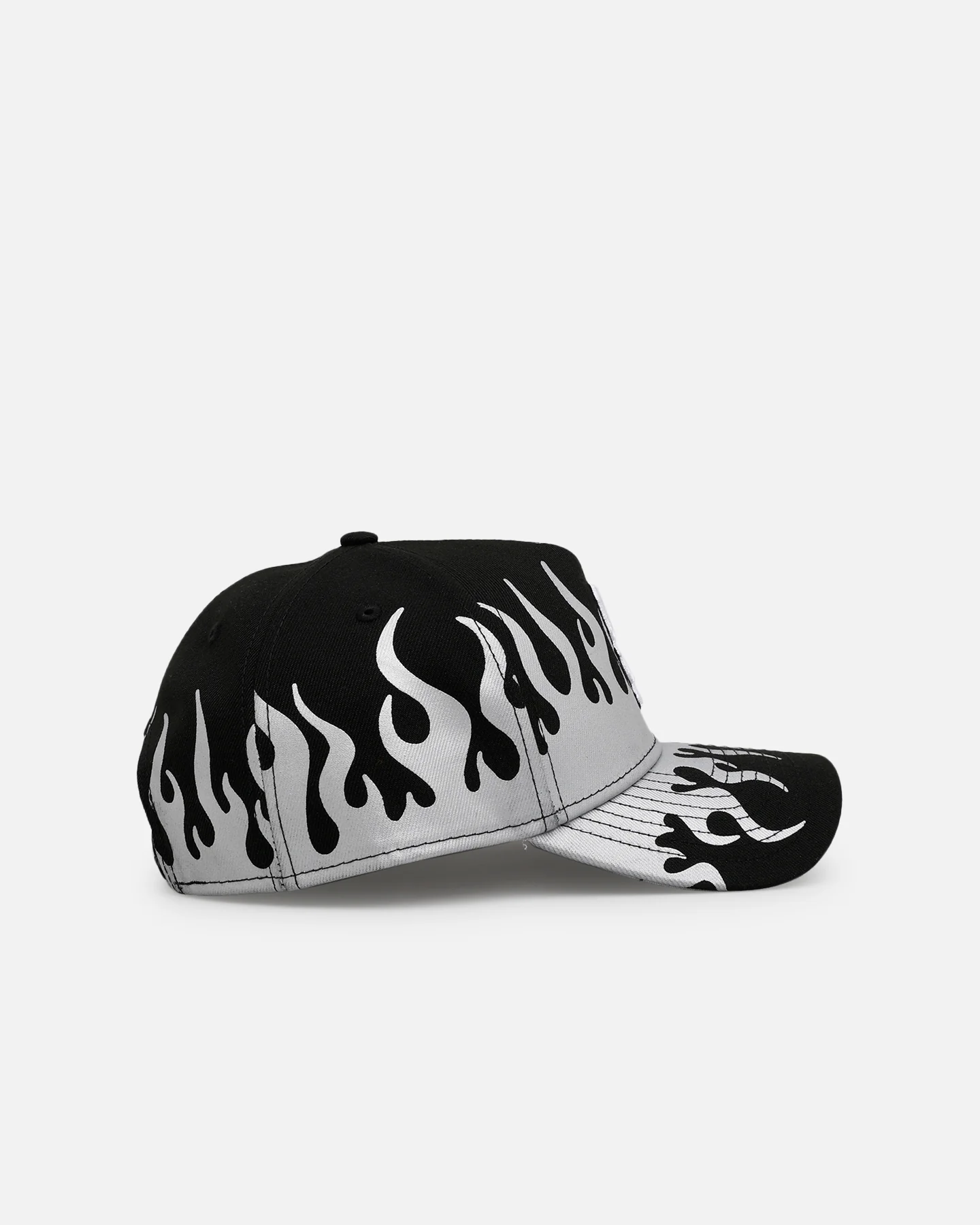 New Era San Francisco Giants 'Metallic Flames' 9FORTY A-Frame Snapback Black/Silver - Image 3