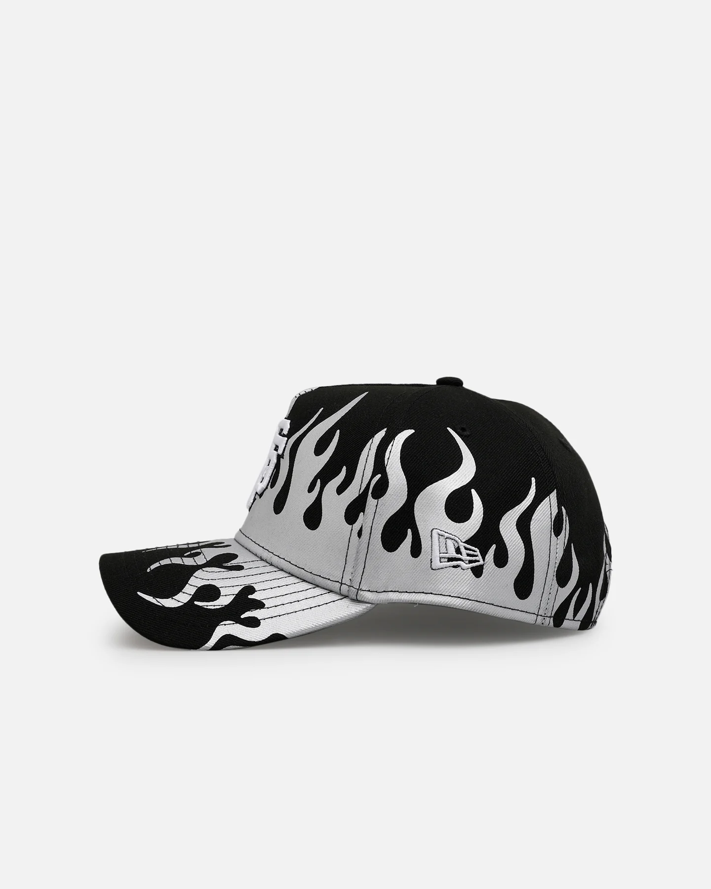 New Era San Francisco Giants 'Metallic Flames' 9FORTY A-Frame Snapback Black/Silver - Image 4