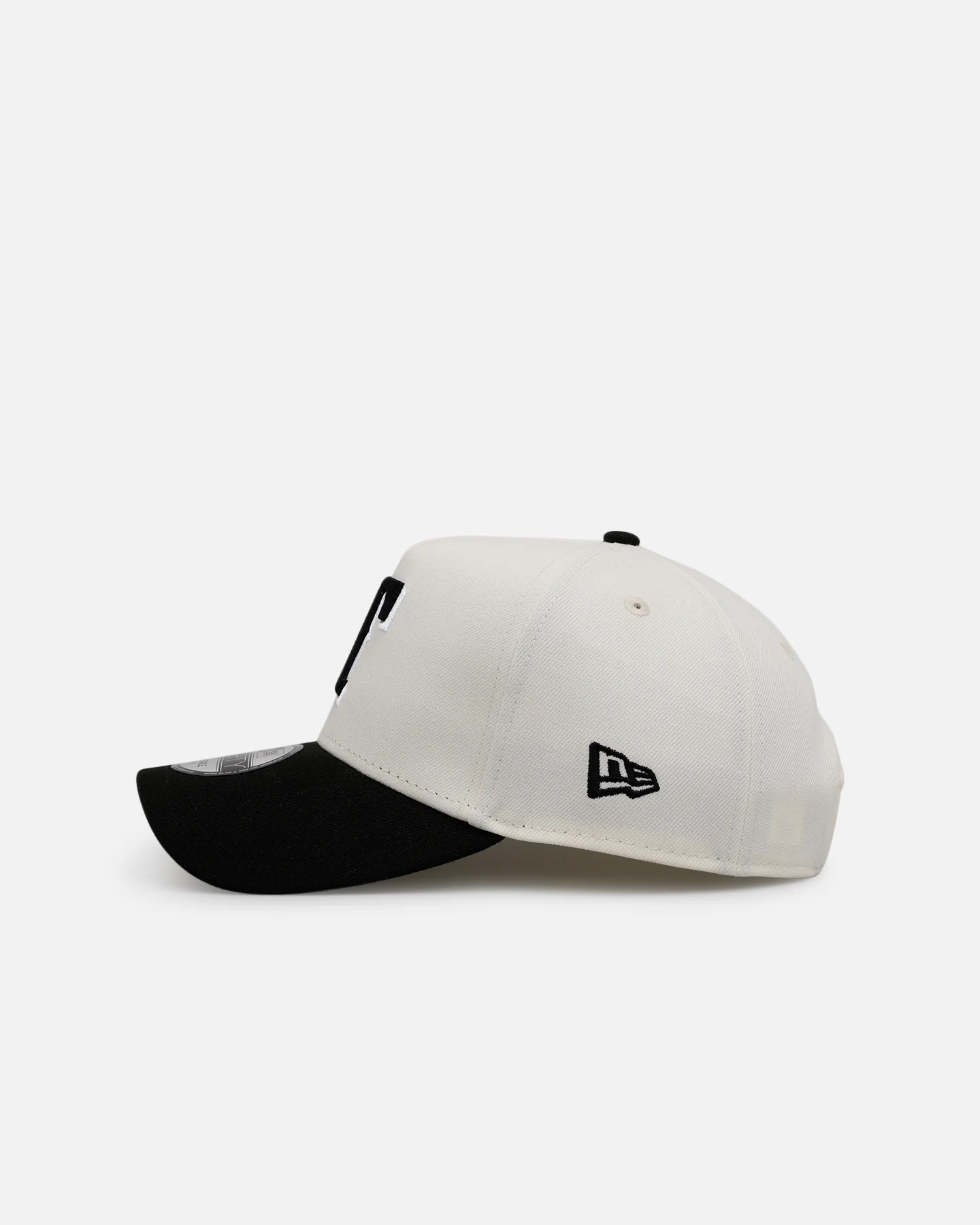 New Era Texas Rangers 'Chrome Black' 9FORTY A-Frame Snapback Chrome/Black - Image 4