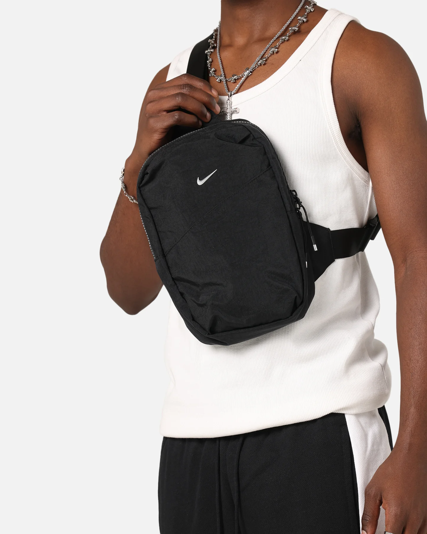 Nike Aura Crossbody Bag (5L) Black/Black - Image 2