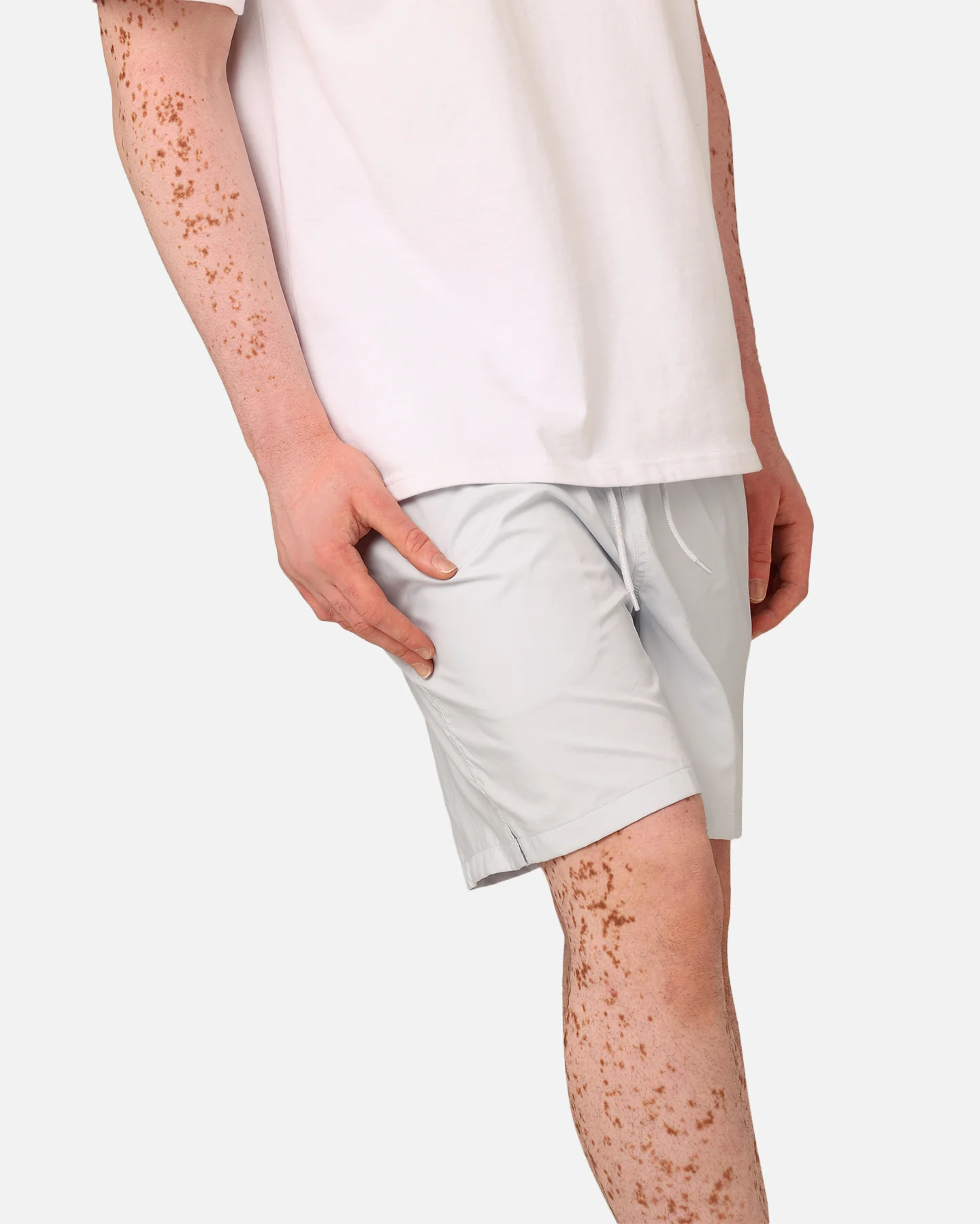 Nike Club Flow Shorts Pure Platinum - Image 3