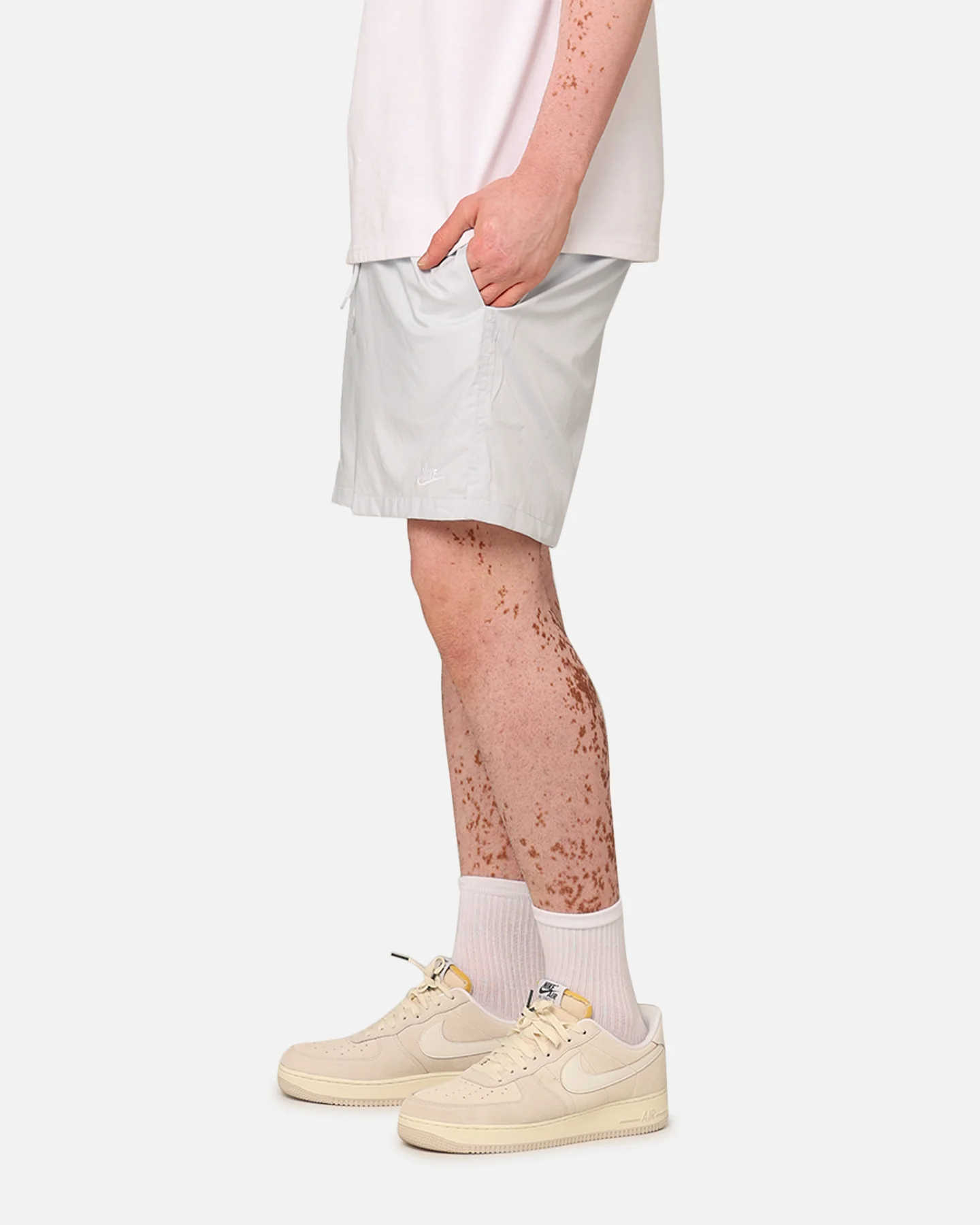 Nike Club Flow Shorts Pure Platinum - Image 6