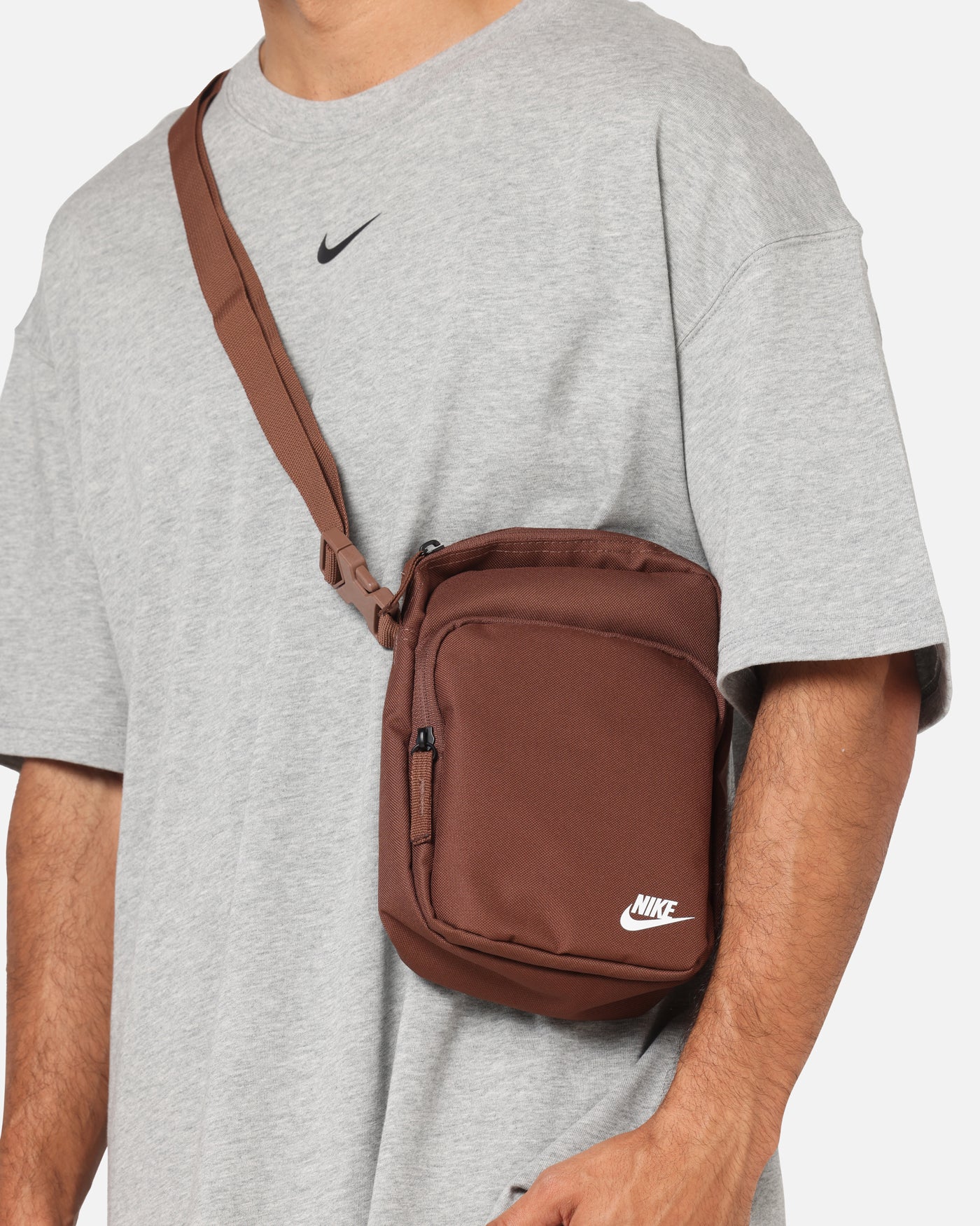 Nike Heritage Crossbody Bag Brown - Image 2